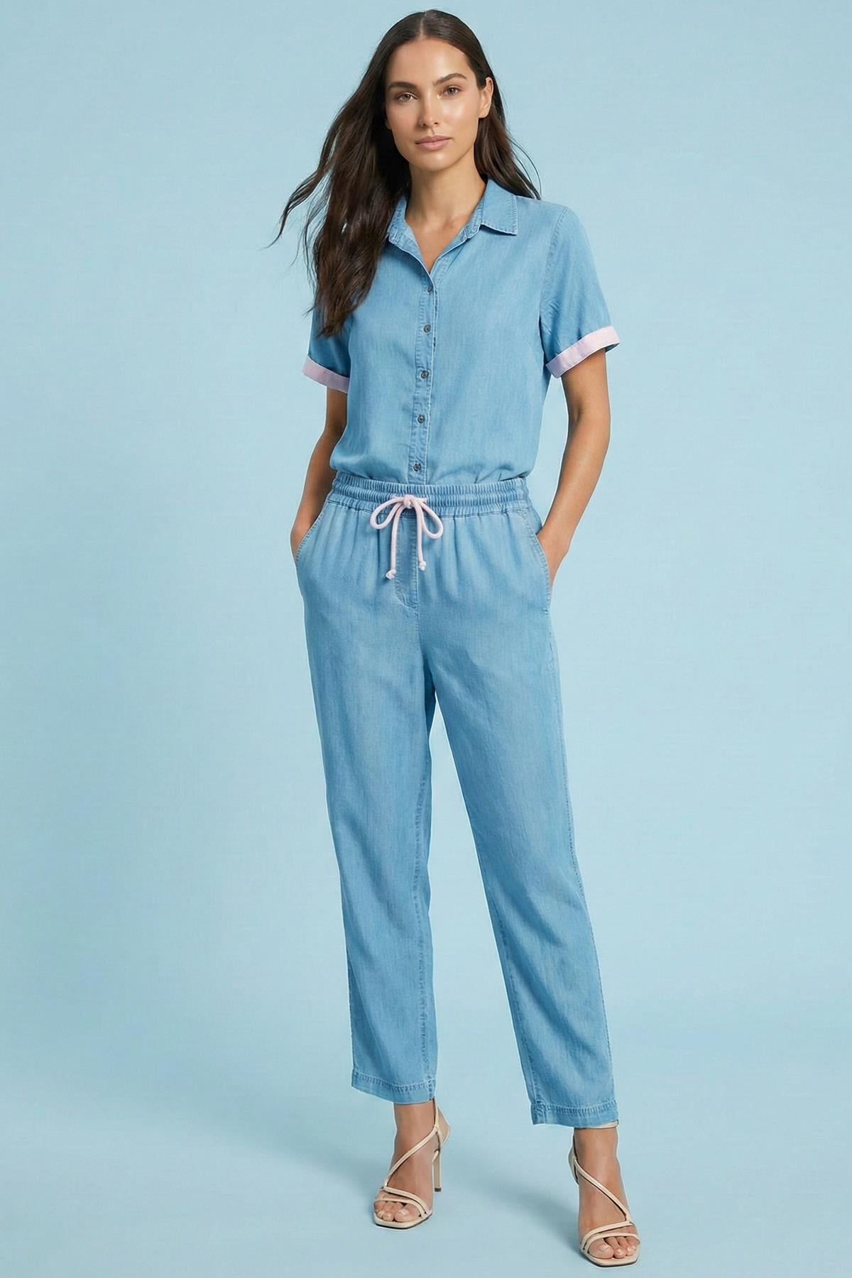 Loose-Fitting Blue Denim Shirt