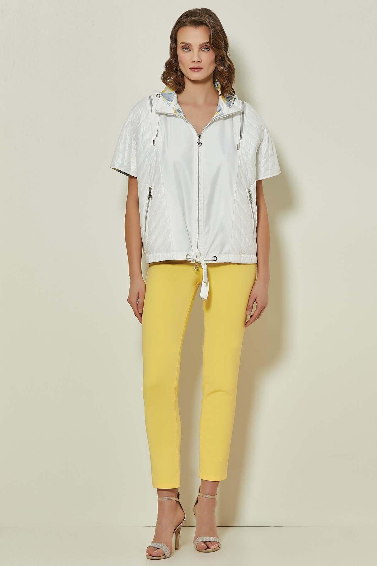 Kapüşonlu Beyaz Dokuma Mont