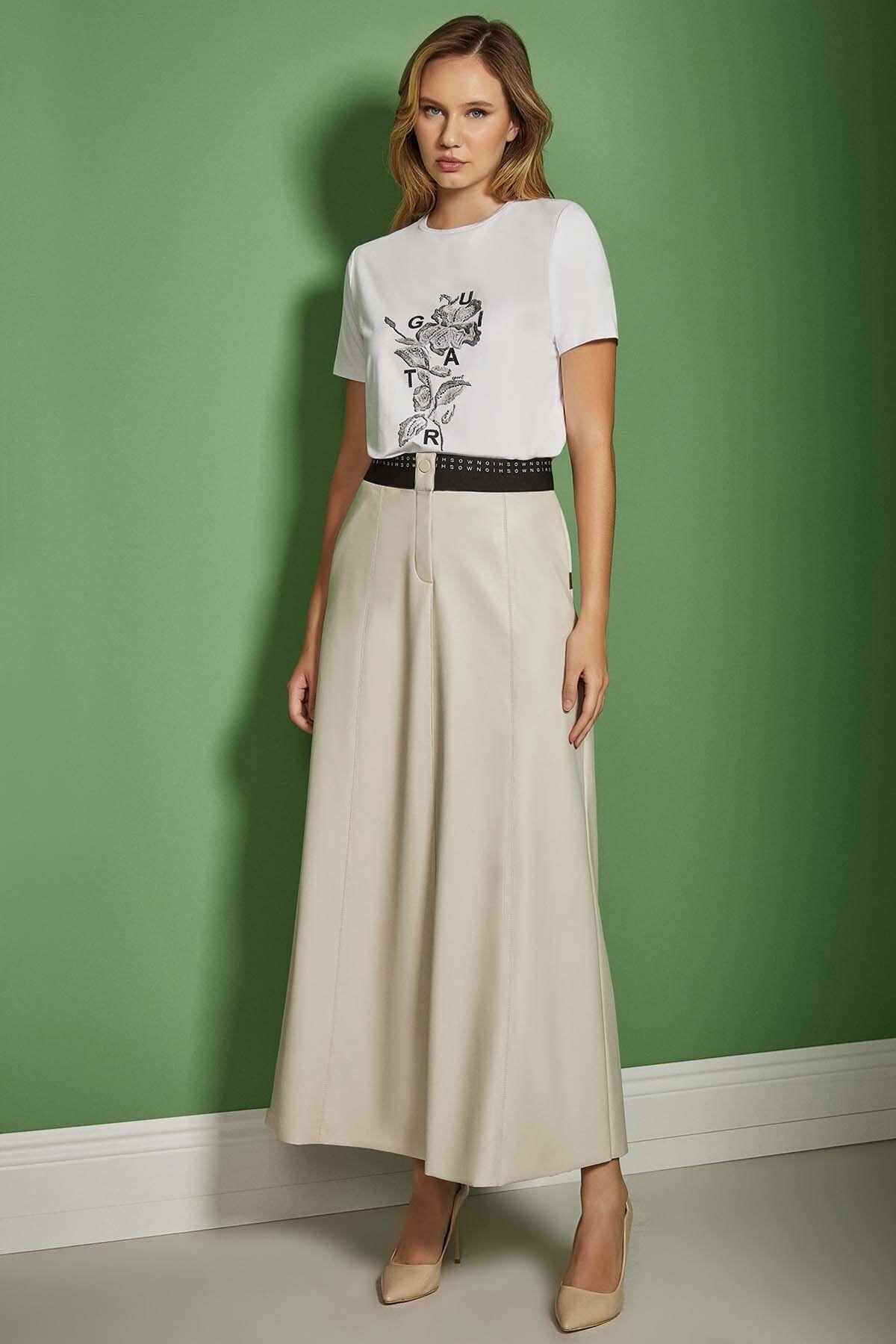 kisa-kollu-beyaz-penye-t-shirt-8b8557.jpg