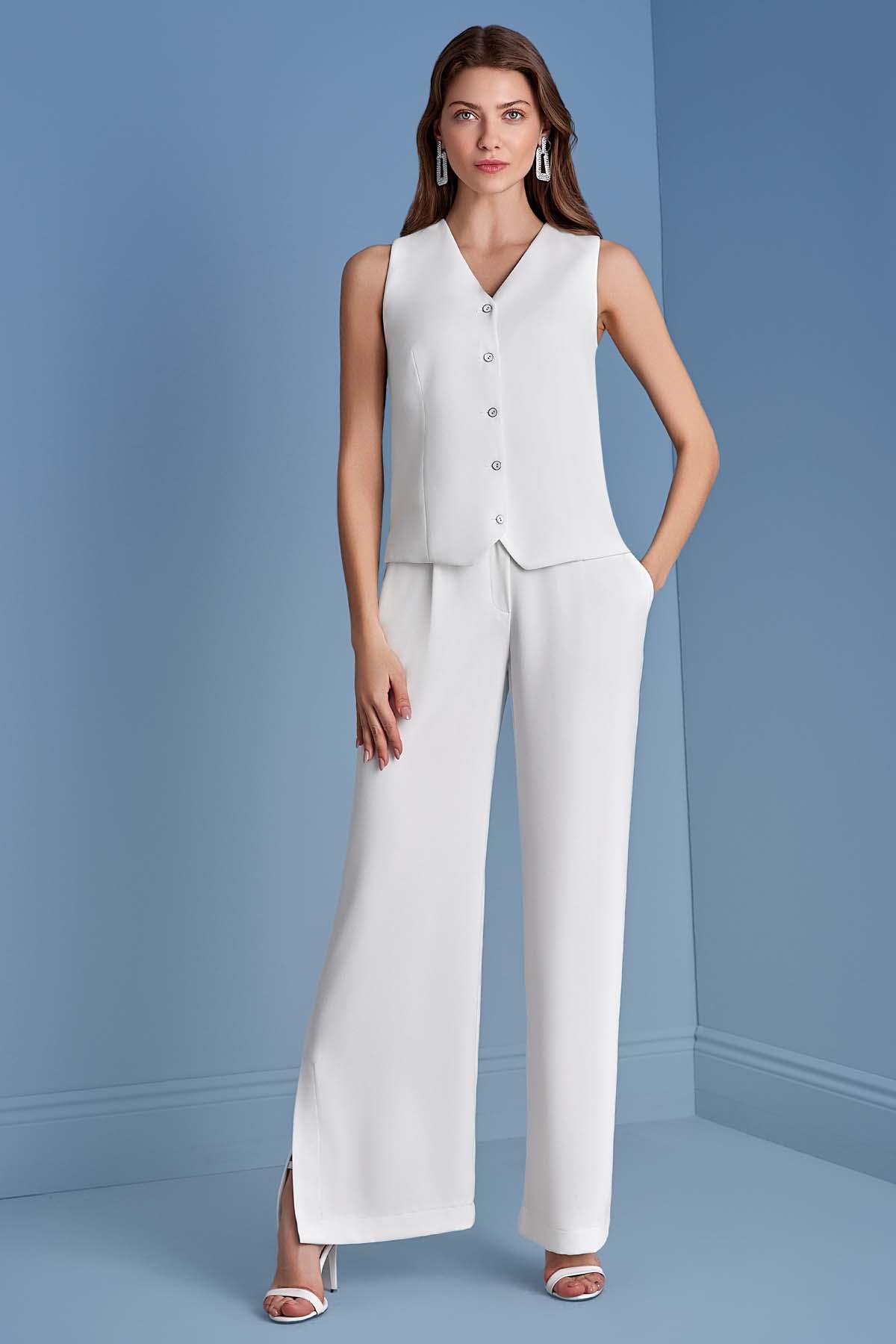 Sleeveless White Crepe Vest