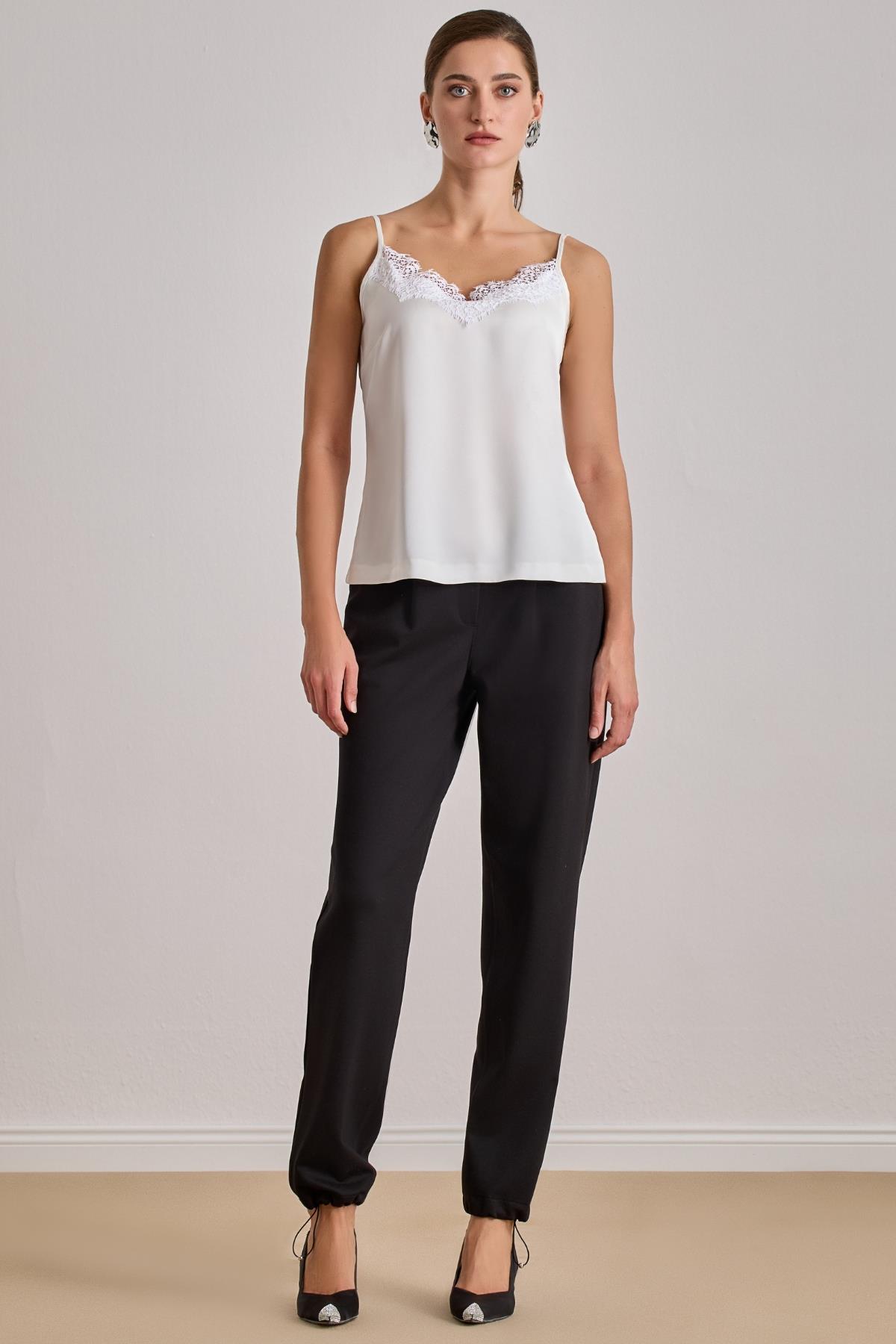 Paçası Lastikli Siyah Örme Pantolon