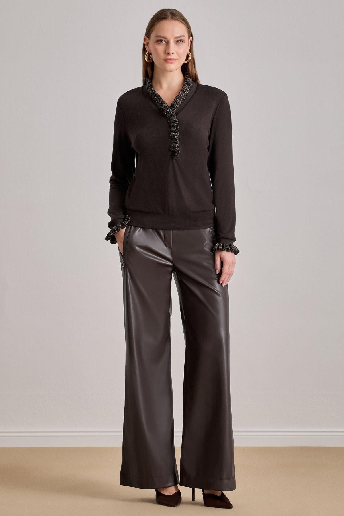 Relaxed Fit Brown Knit Blouse