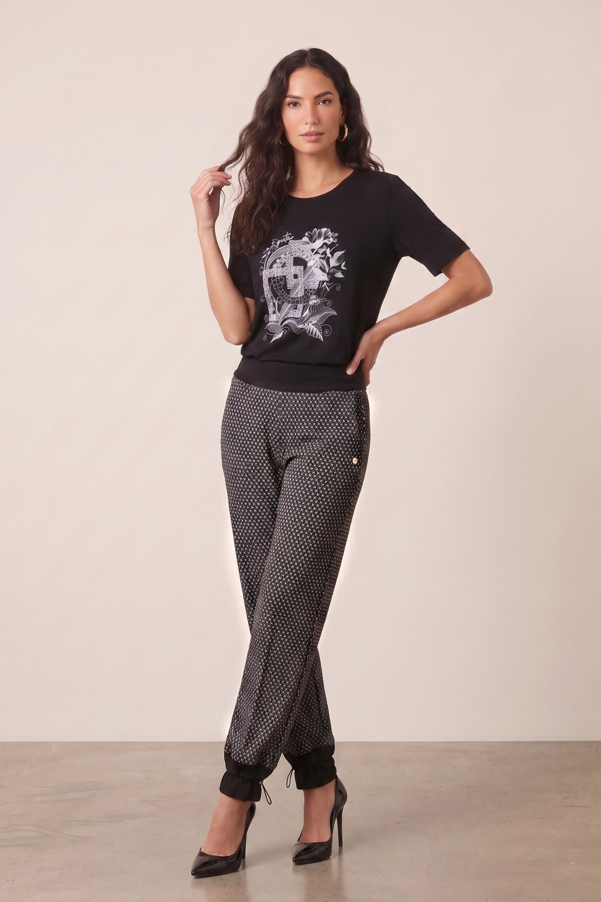 Taşlı Siyah Penye T-Shirt