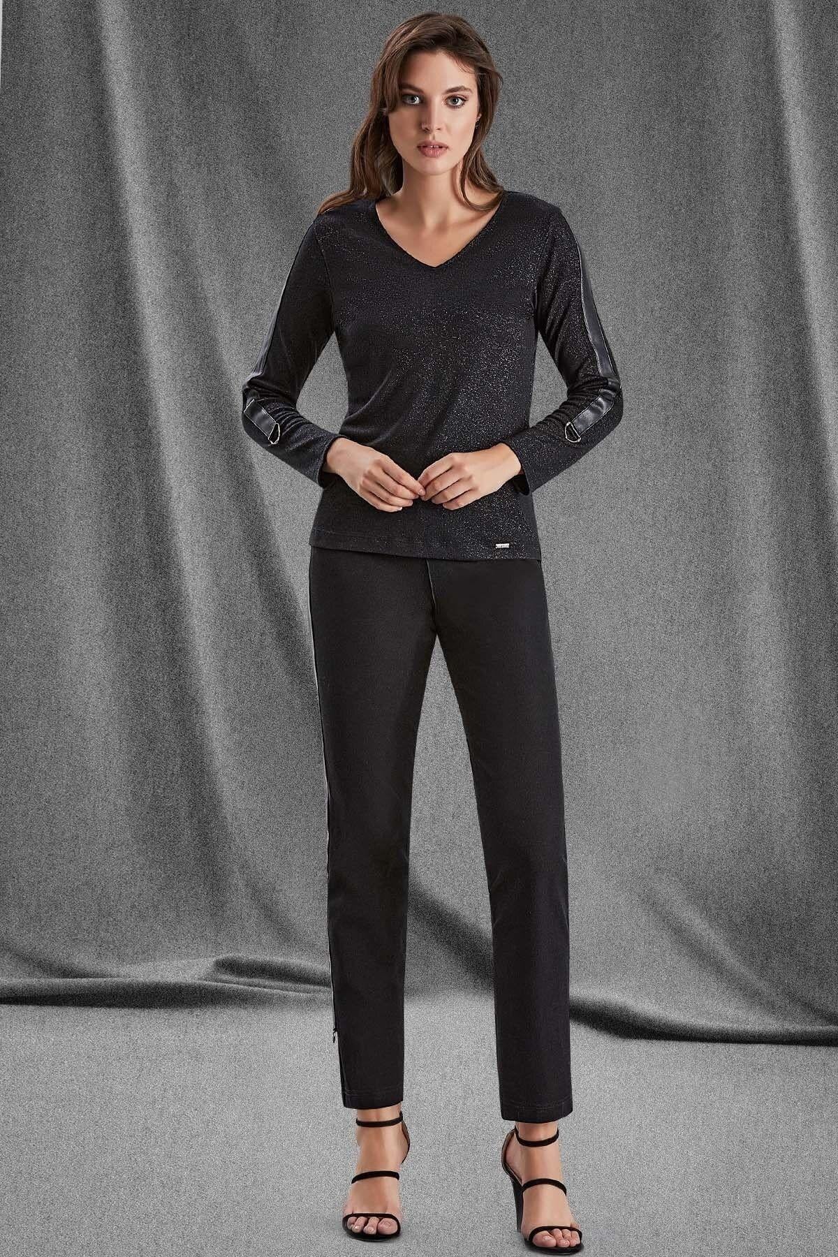 V-Neck Black Knit Blouse