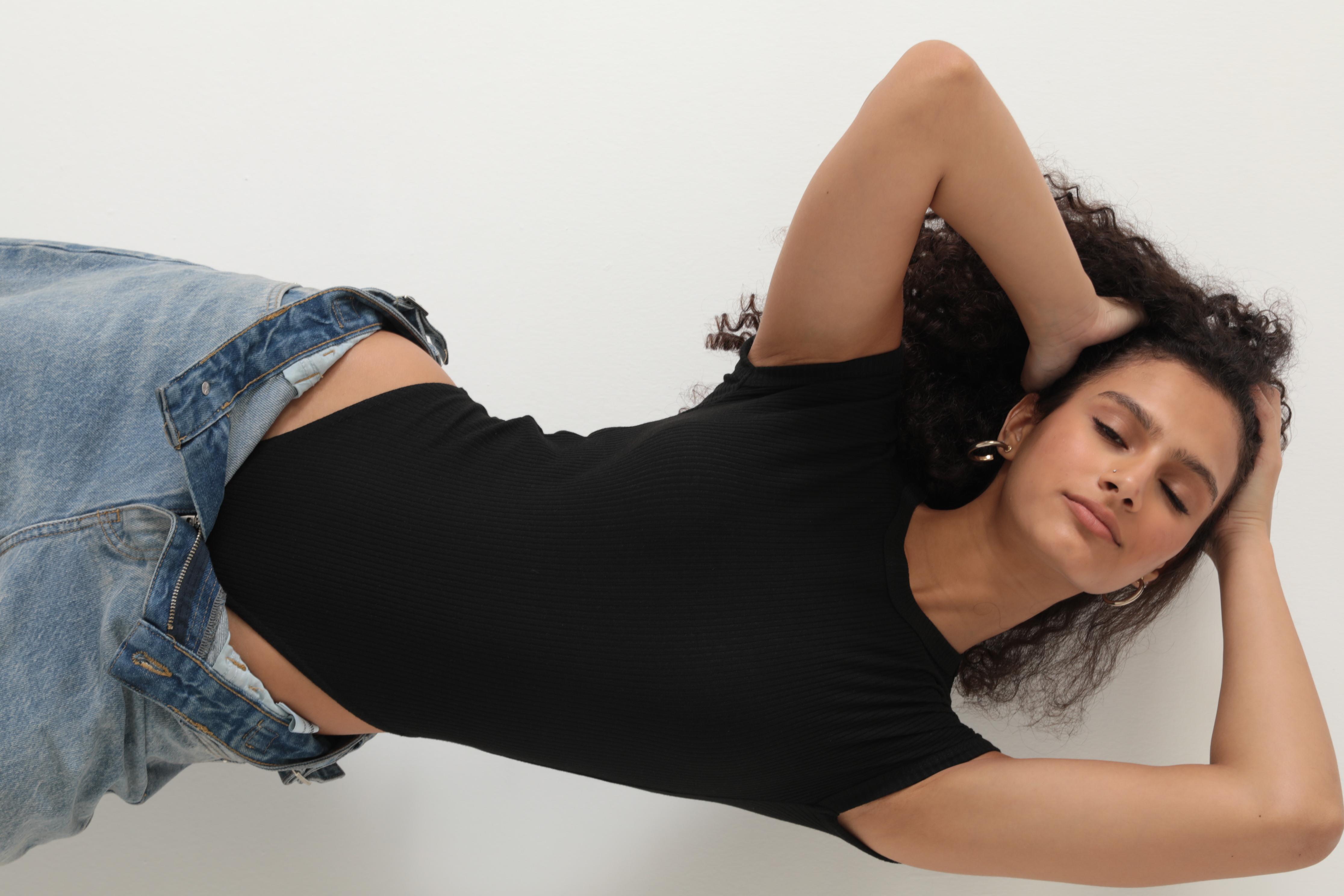 Amida Siyah Fitilli Görünümlü Bisiklet Yaka Kısa Kollu Çıtçıtlı Bodysuit- 2409