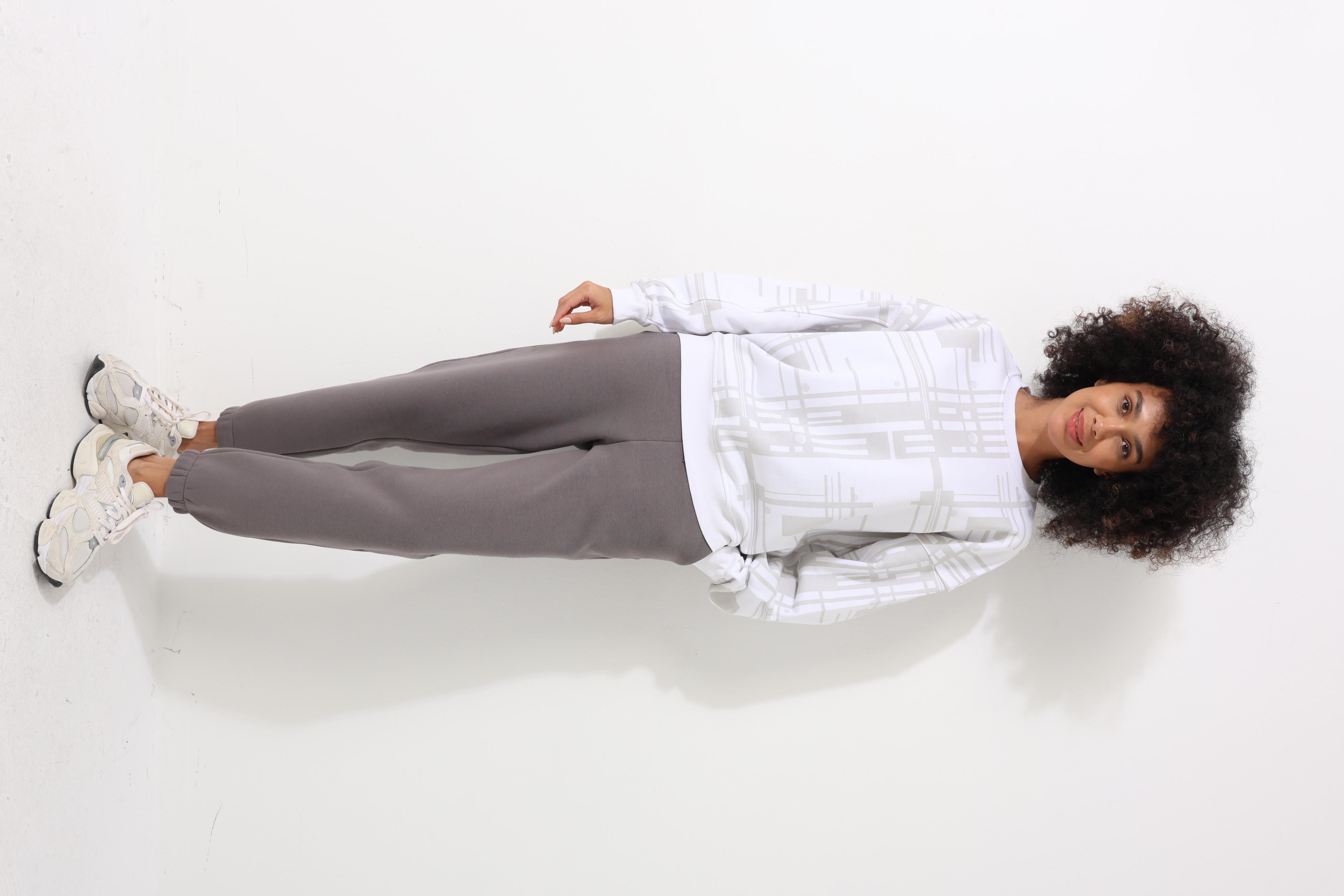 Beyaz Kadın Geometrik Desenli Oversize Sweatshirt  - 2454