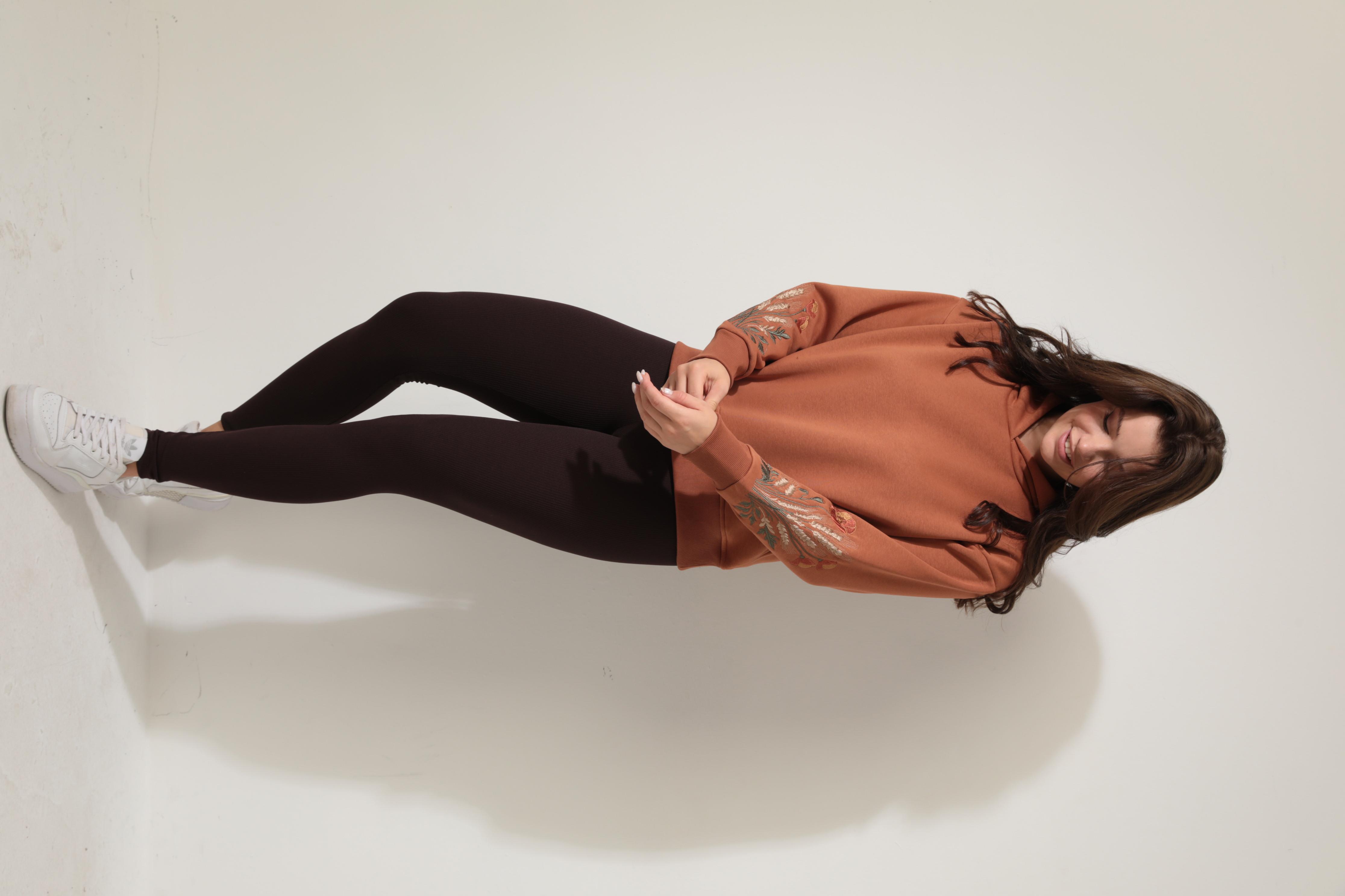 Kiremit Rengi Kolları Başak Nakışlı Kapüşonlu Sweatshirt - 2428