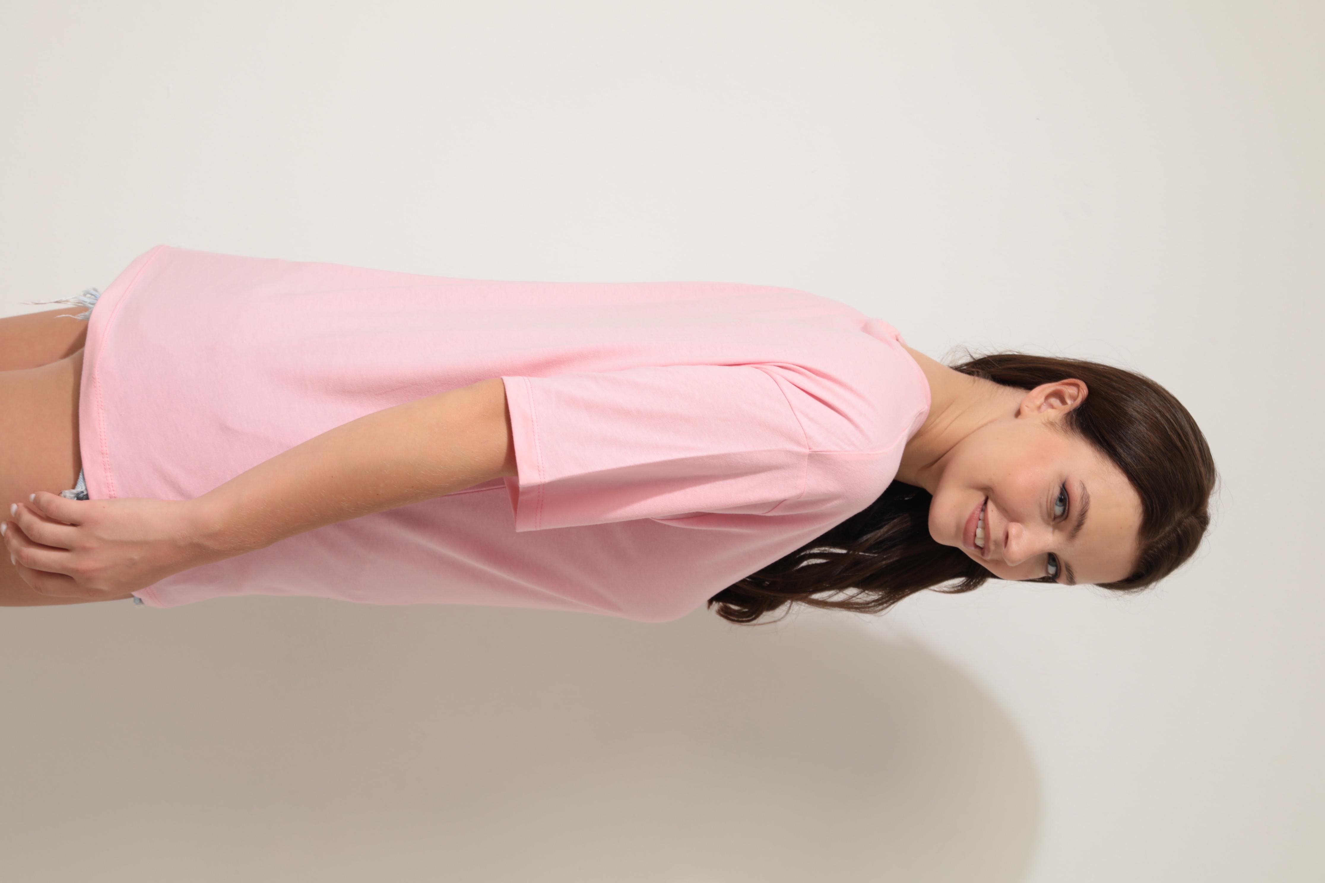 Pembe Papağan Nakışlı Bisiklet Yaka Oversize Kısa Kollu Kadın T-shirt- 2422