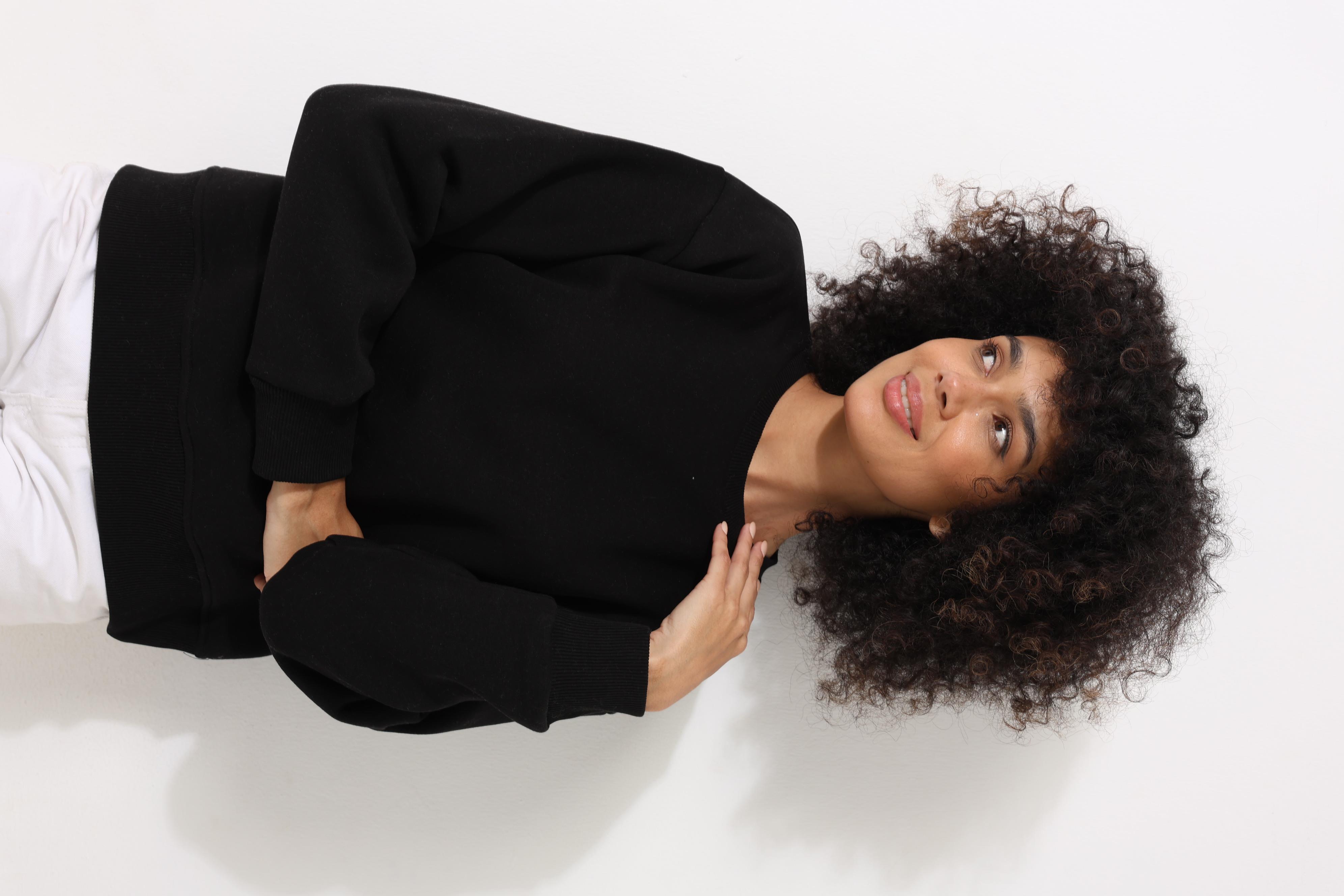 Siyah Sırtı Medusa Nakış İşlemeli Bisiklet Yaka Oversize Kadın Sweatshirt - 2446