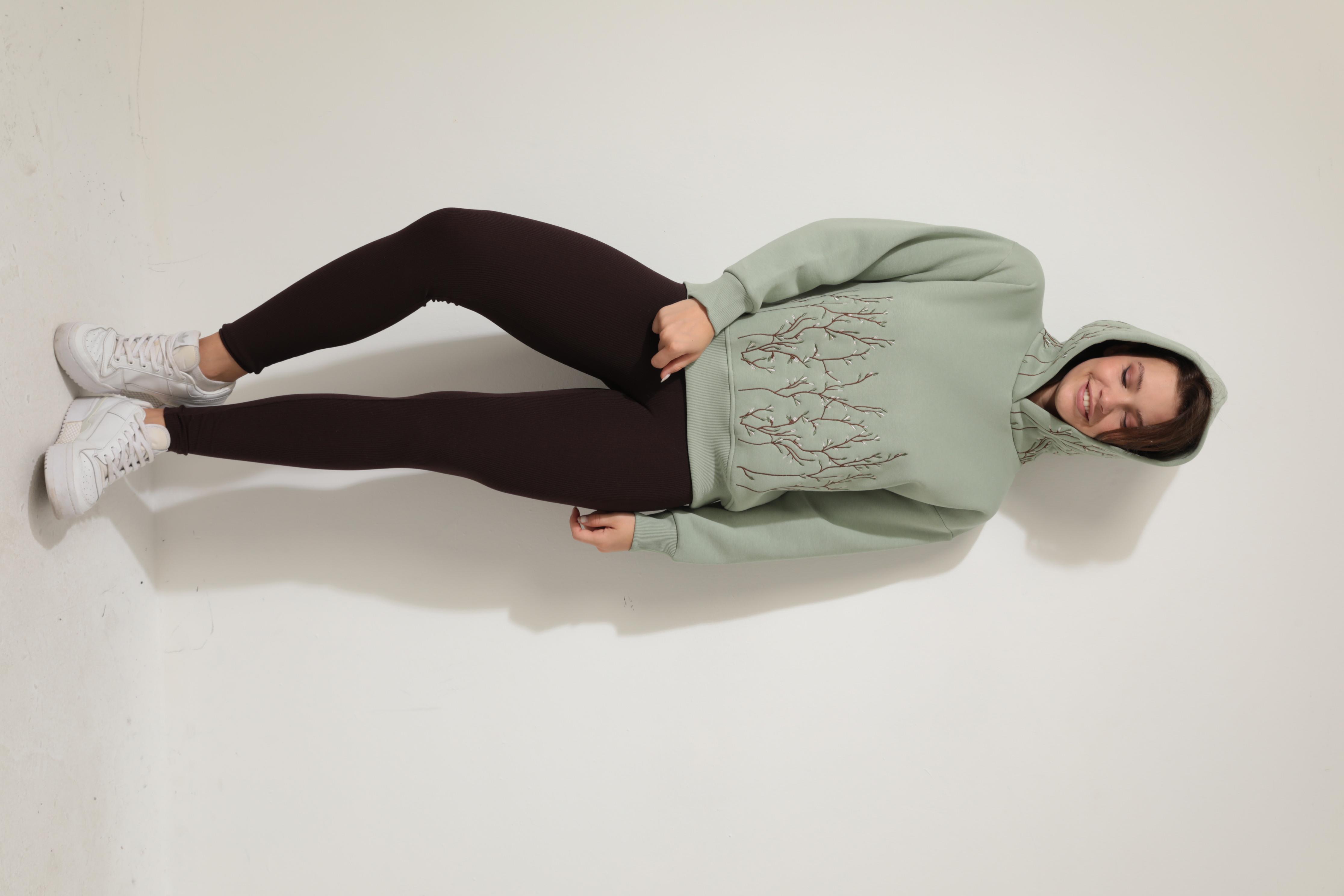 Yeşil Önü ve Kapüşonu Dal Nakışlı Kapüşonlu Sweatshirt - 2429