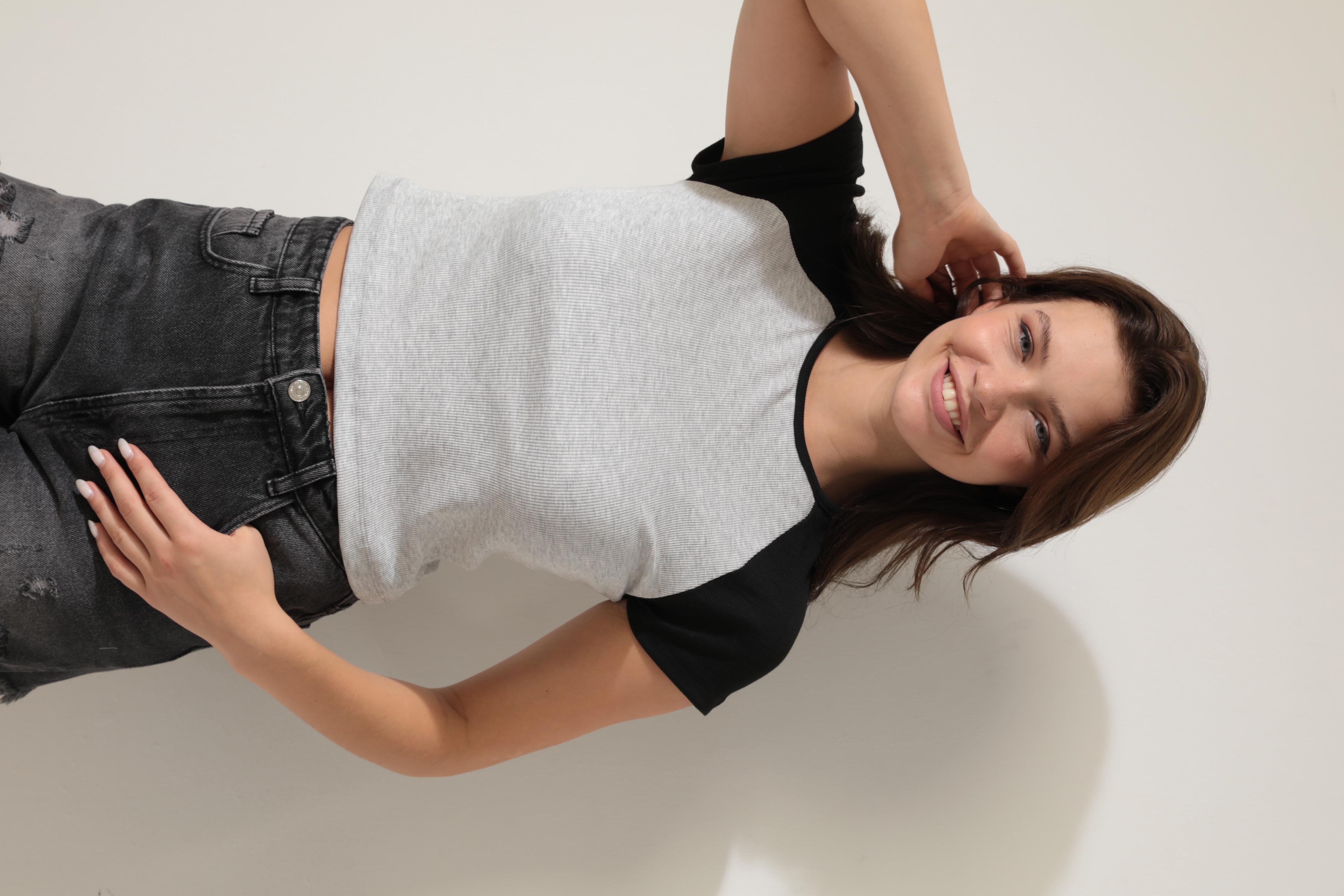 Amida Siyah Gri Parçalı Sıfır Yaka Basic Crop T-shirt- 2407 