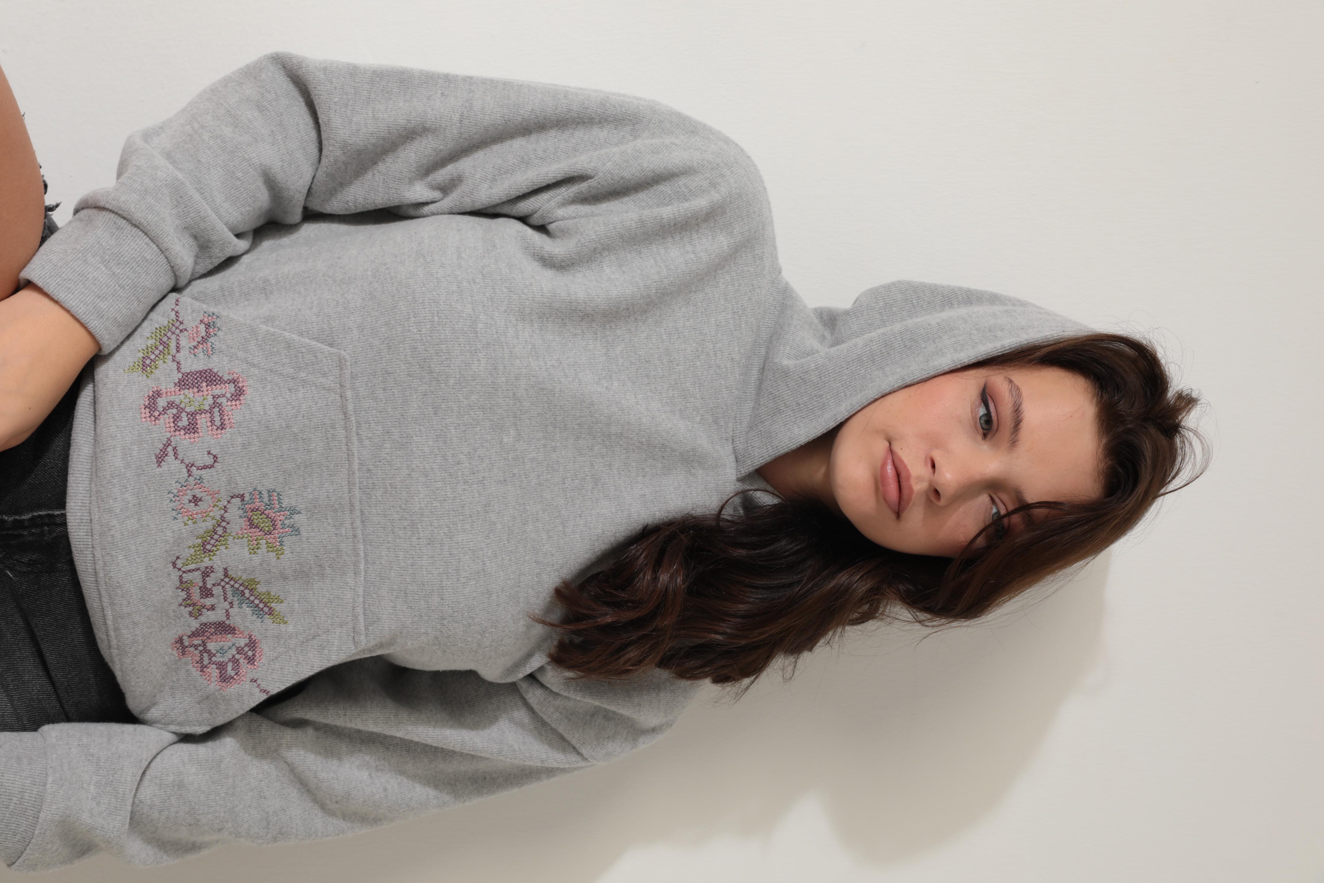 Grimelanj Önü Kanaviçe Nakışlı Kanguru Cepli Kapüşonlu Selanik Sweatshirt - 2431