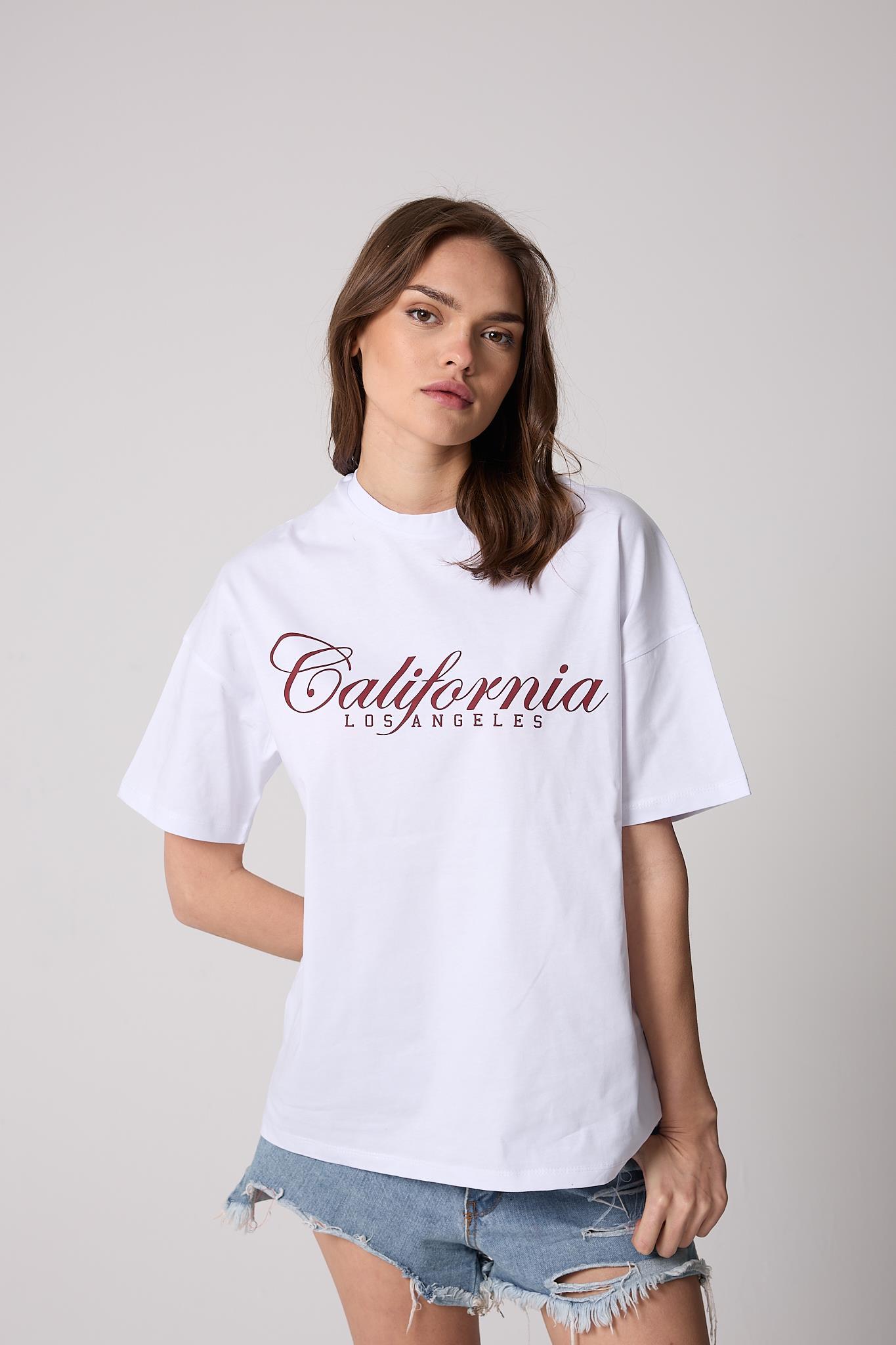 Kadın Beyaz Oversize T-Shirt California Baskılı - 2517