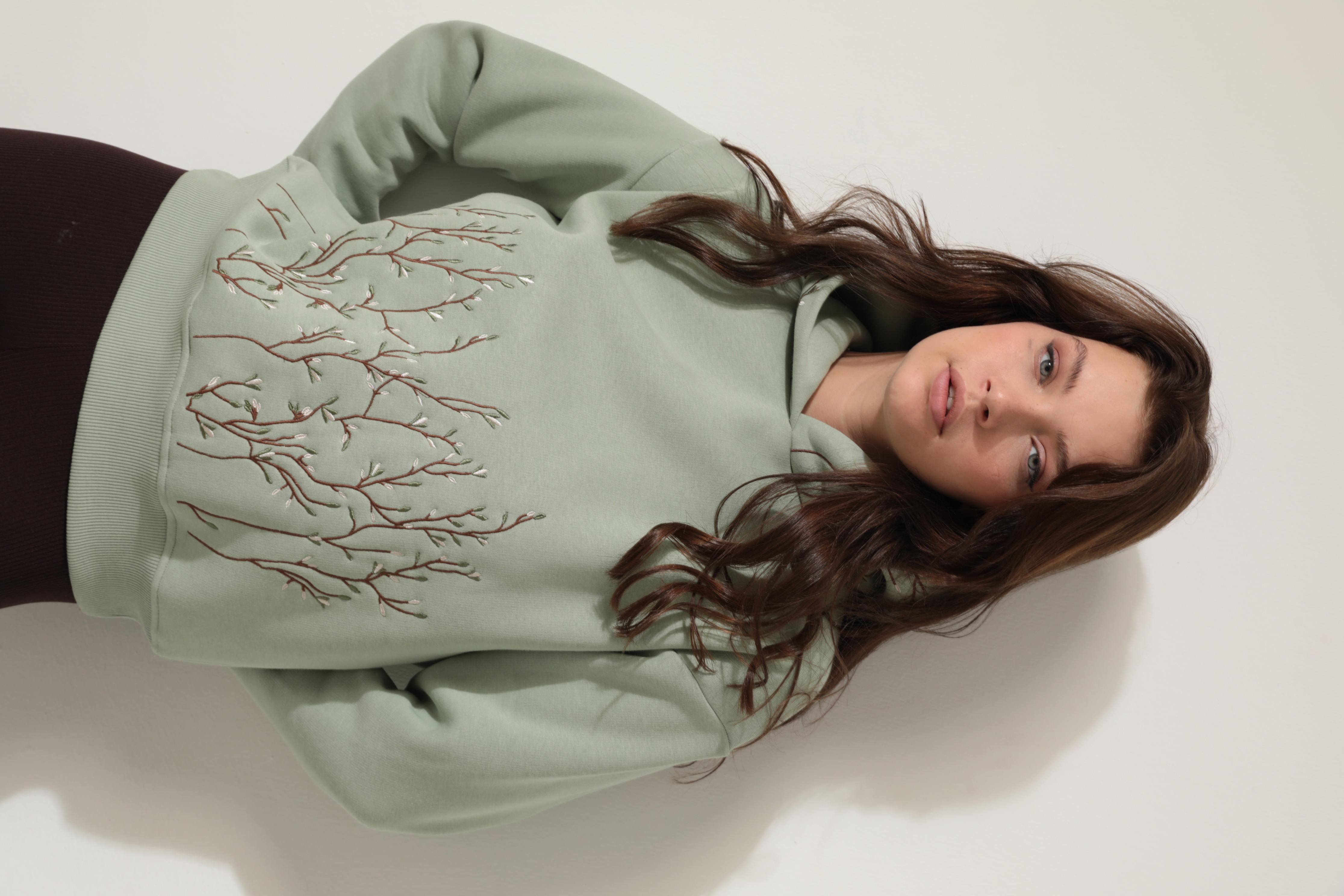 Yeşil Önü ve Kapüşonu Dal Nakışlı Kapüşonlu Sweatshirt - 2429