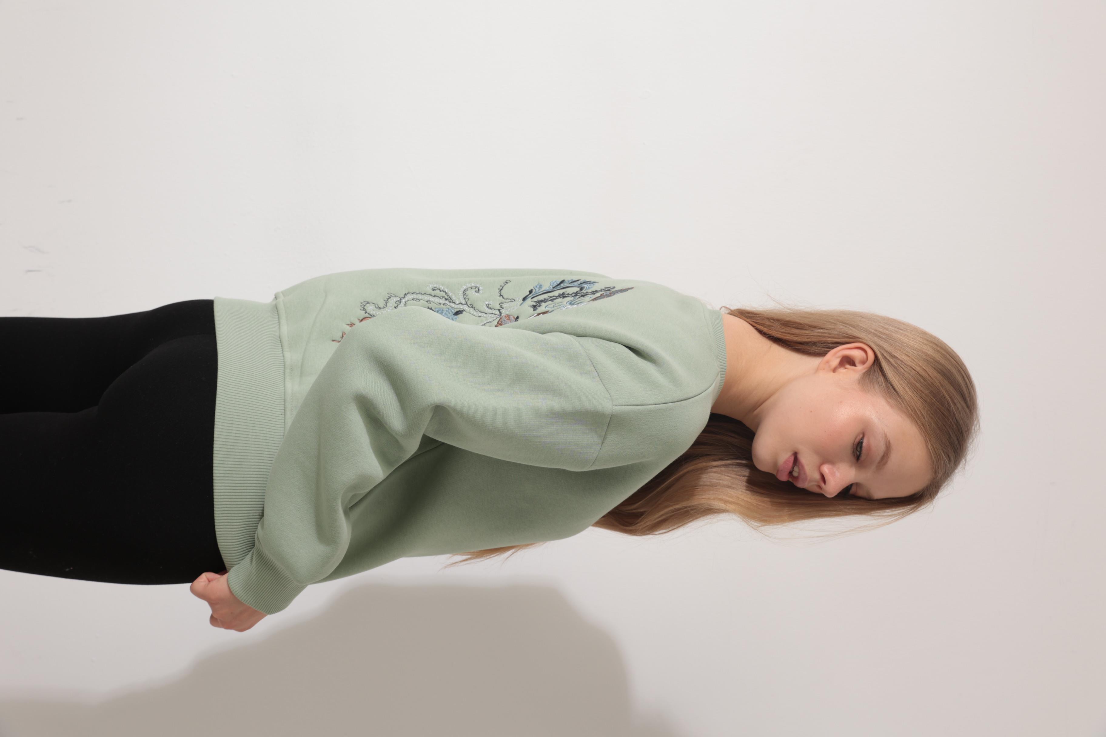 Yeşil Sırtı Etnik Çiçek Nakış İşlemeli Bisiklet Yaka Sweatshirt - 2438