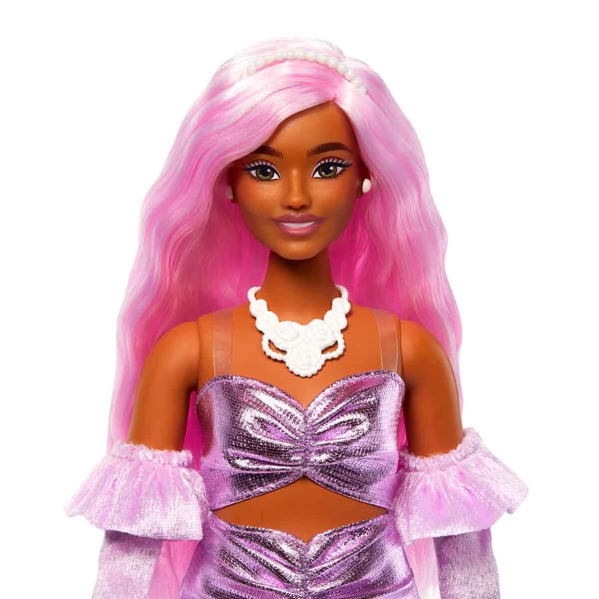 Barbie Deluxe Style Pembe Saçlı Bebek HYV24-25