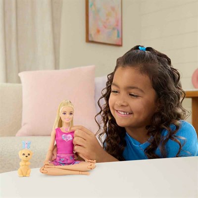 Barbie Sesli ve Işıklı Duyarlı Hareketler Bebeği JJN55