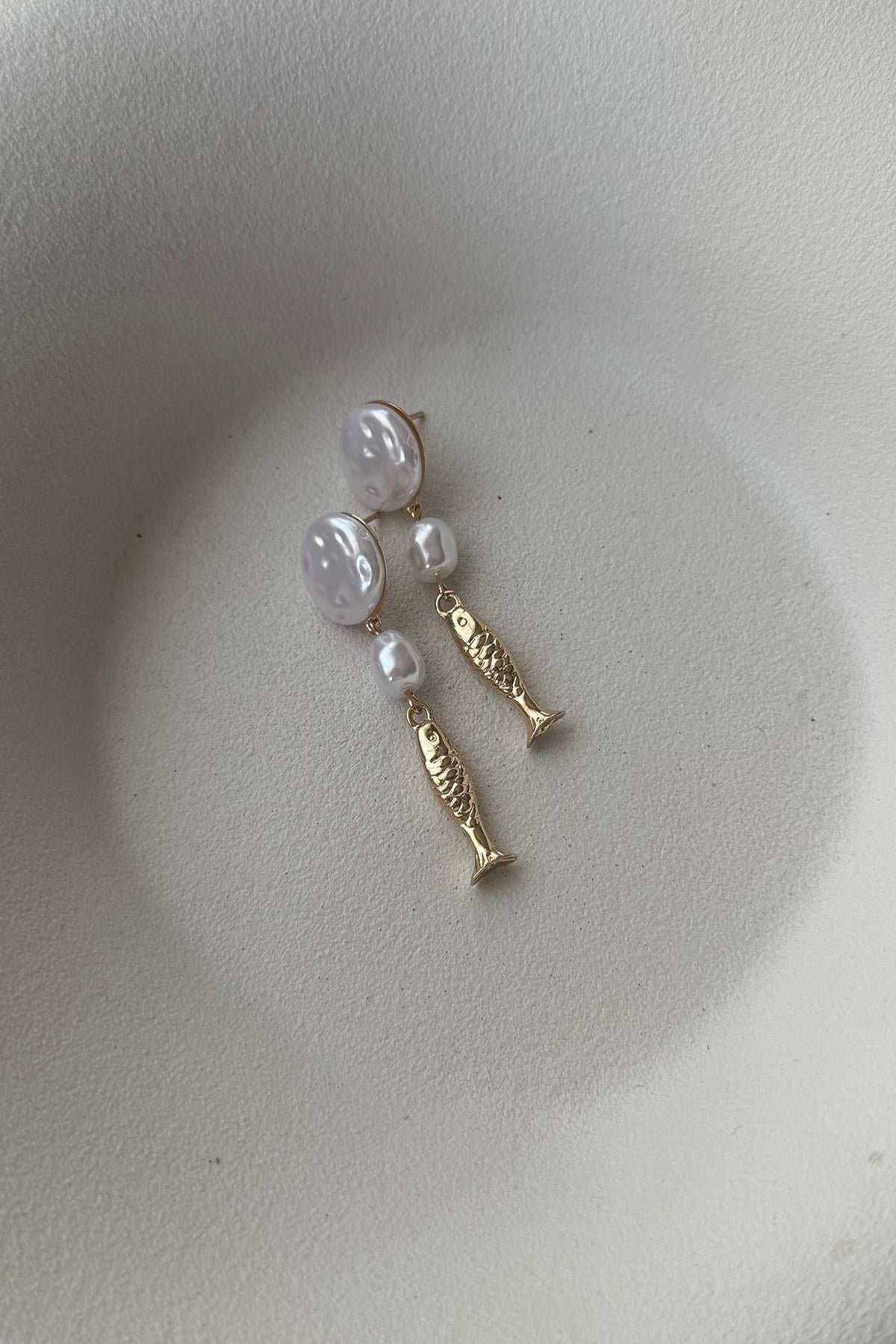 BEYAZ SEDEFLİ BALIK KÜPE