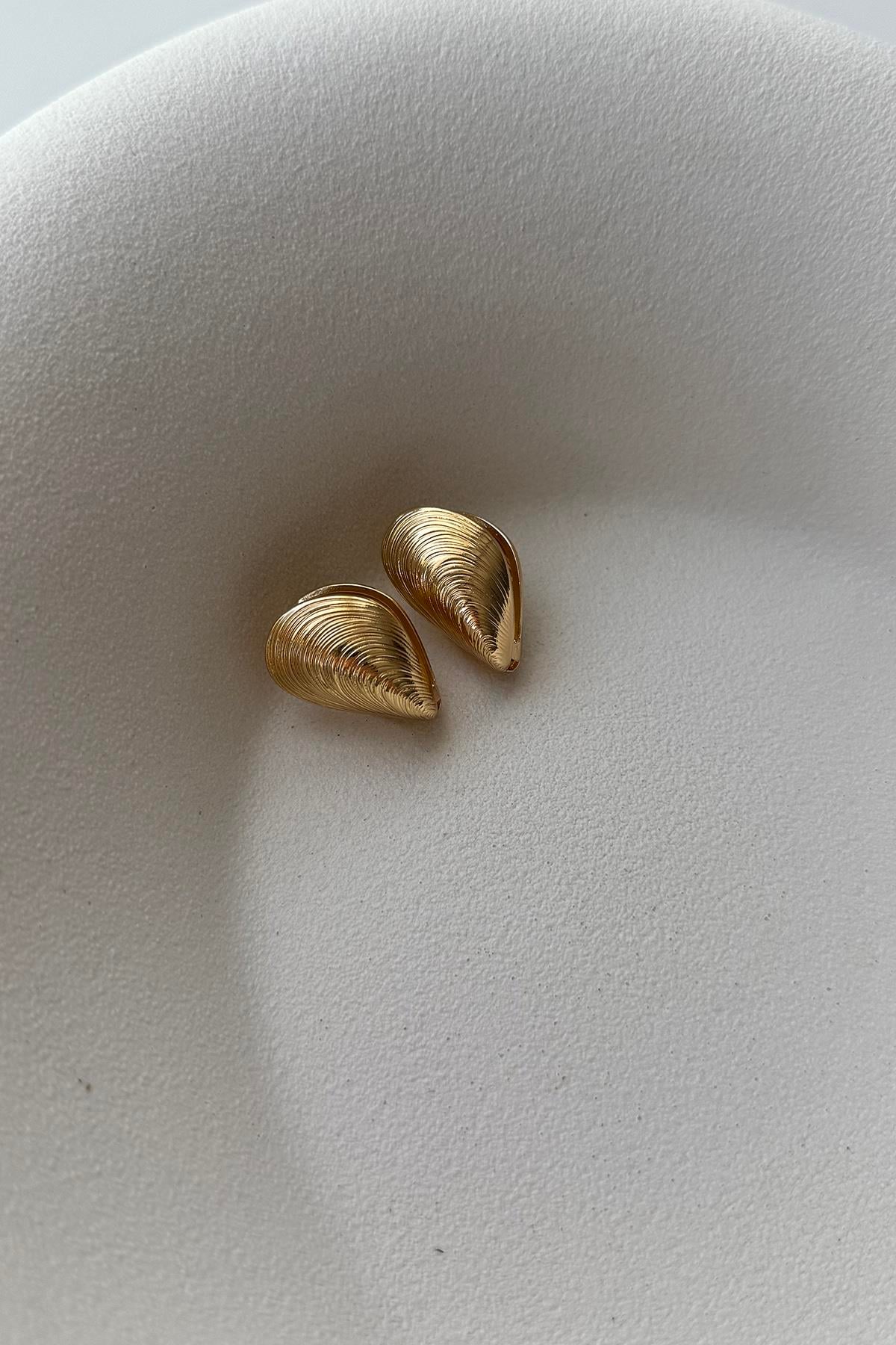 GOLD METALİK İSTİRİDYE KÜPE