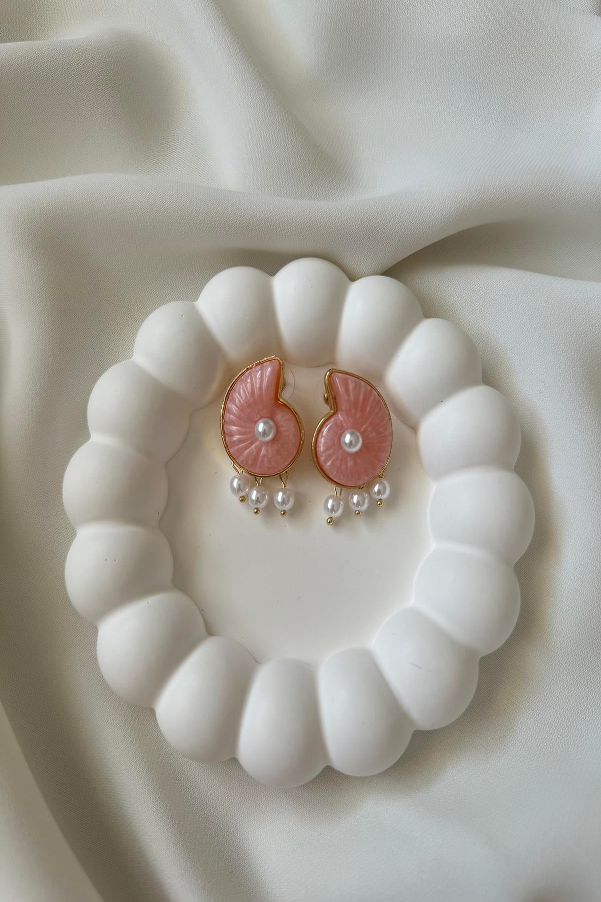 İNCİ SALLANTILI PEMBE İSTİRİDYE KÜPE