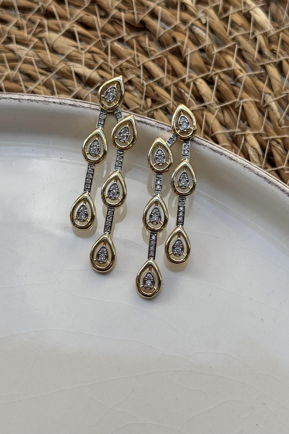 SALLANTILI MARKA MODEL ÖZEL SERİ KÜPE