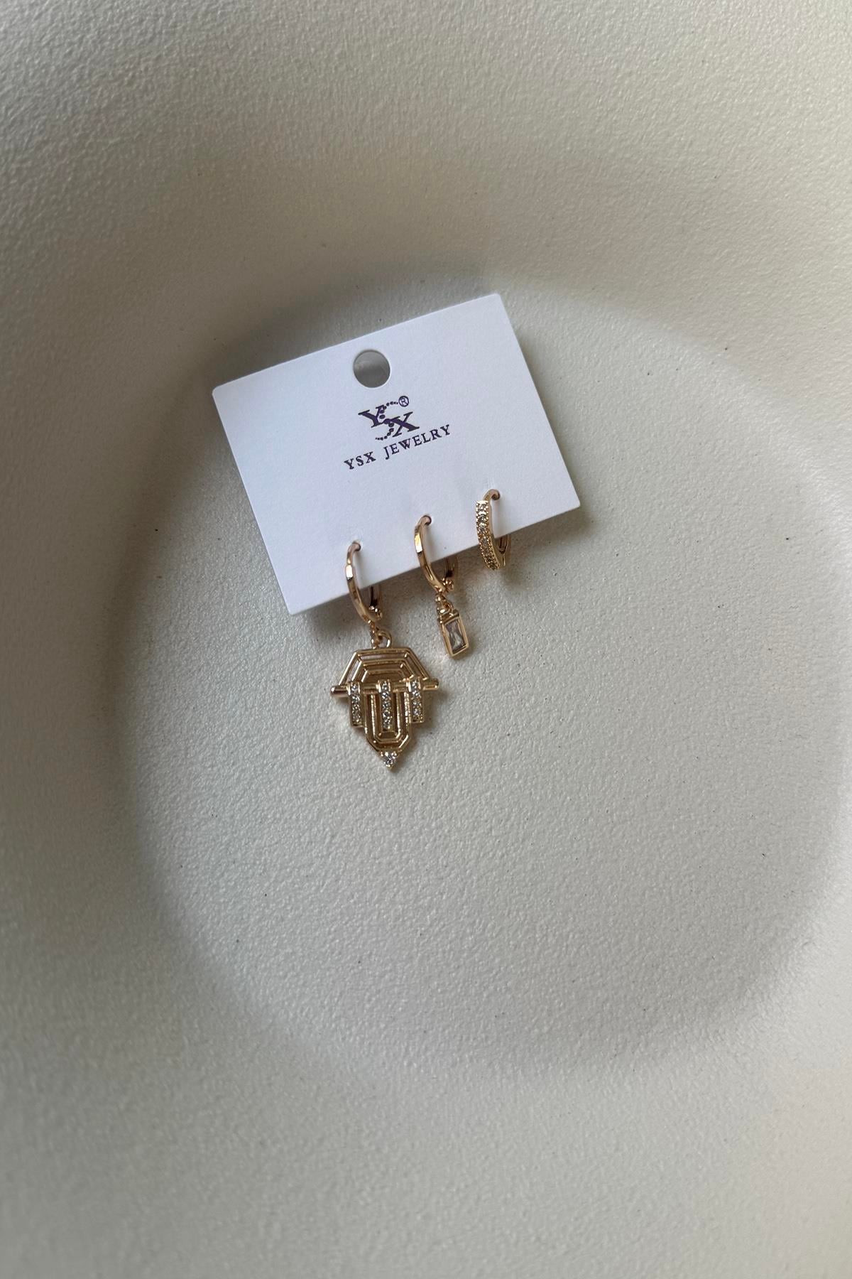 SERENAY FORM VE DİKDÖRTGEN TAŞ SALLANTILI VİP SET KÜPE