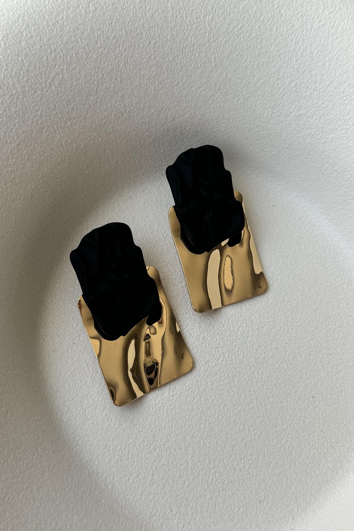 ÜSTÜ RENKLİ REÇİNE ALTI GOLD PLAKA KÜPE