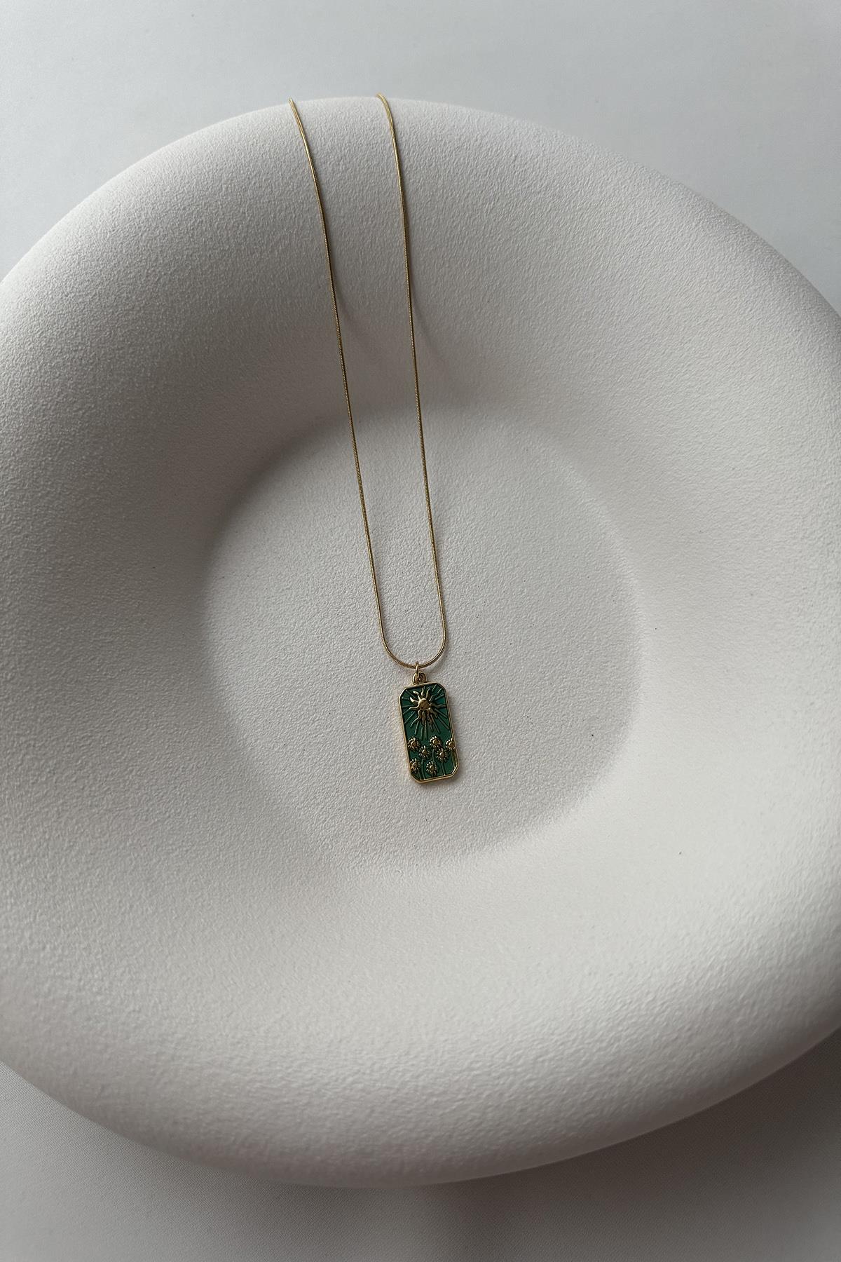 YEŞİL MİNELİ DİKDÖRTGEN PLAKA TAROT KOLYE