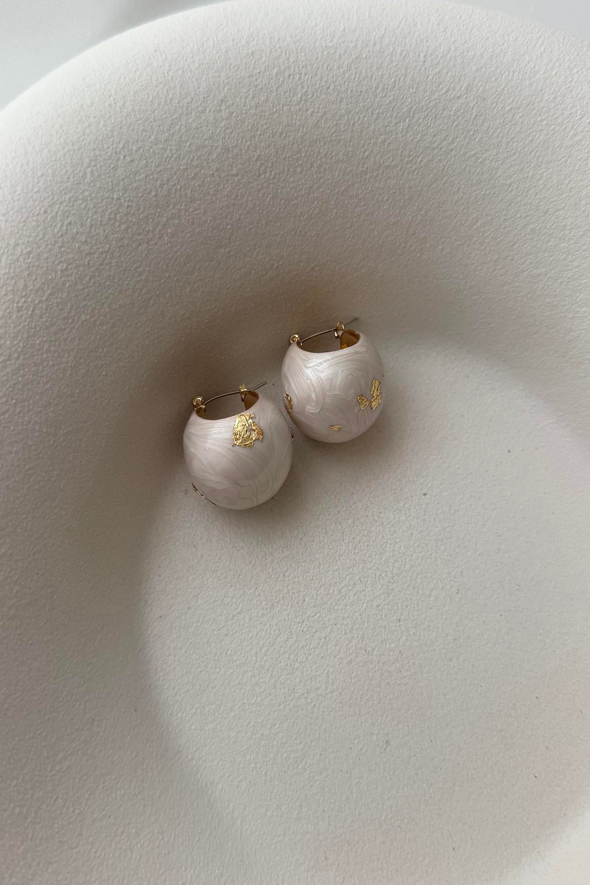 BEYAZ MİNELİ SEPET KÜPE