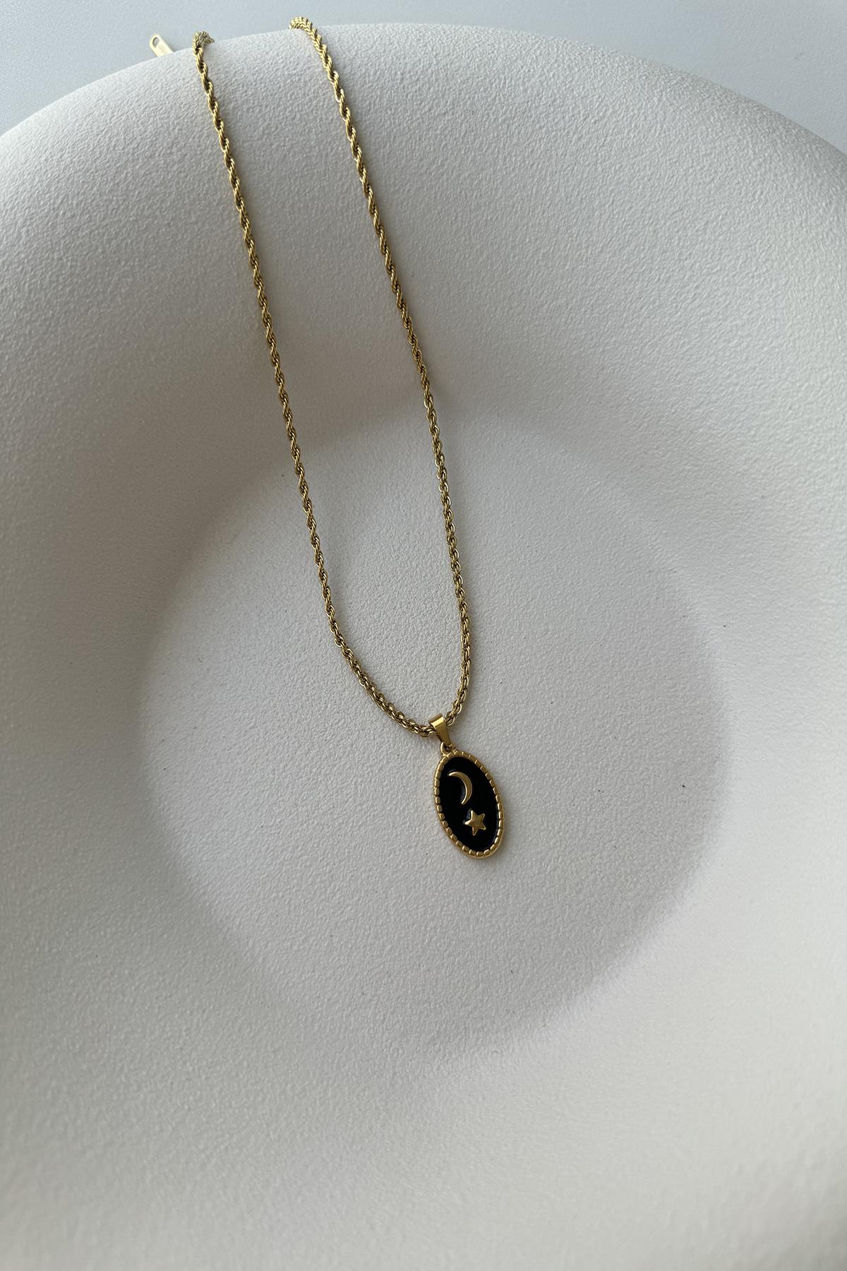 BURGU ZİNCİRDE OVAL SİYAH PLAKA ÇELİK KOLYE