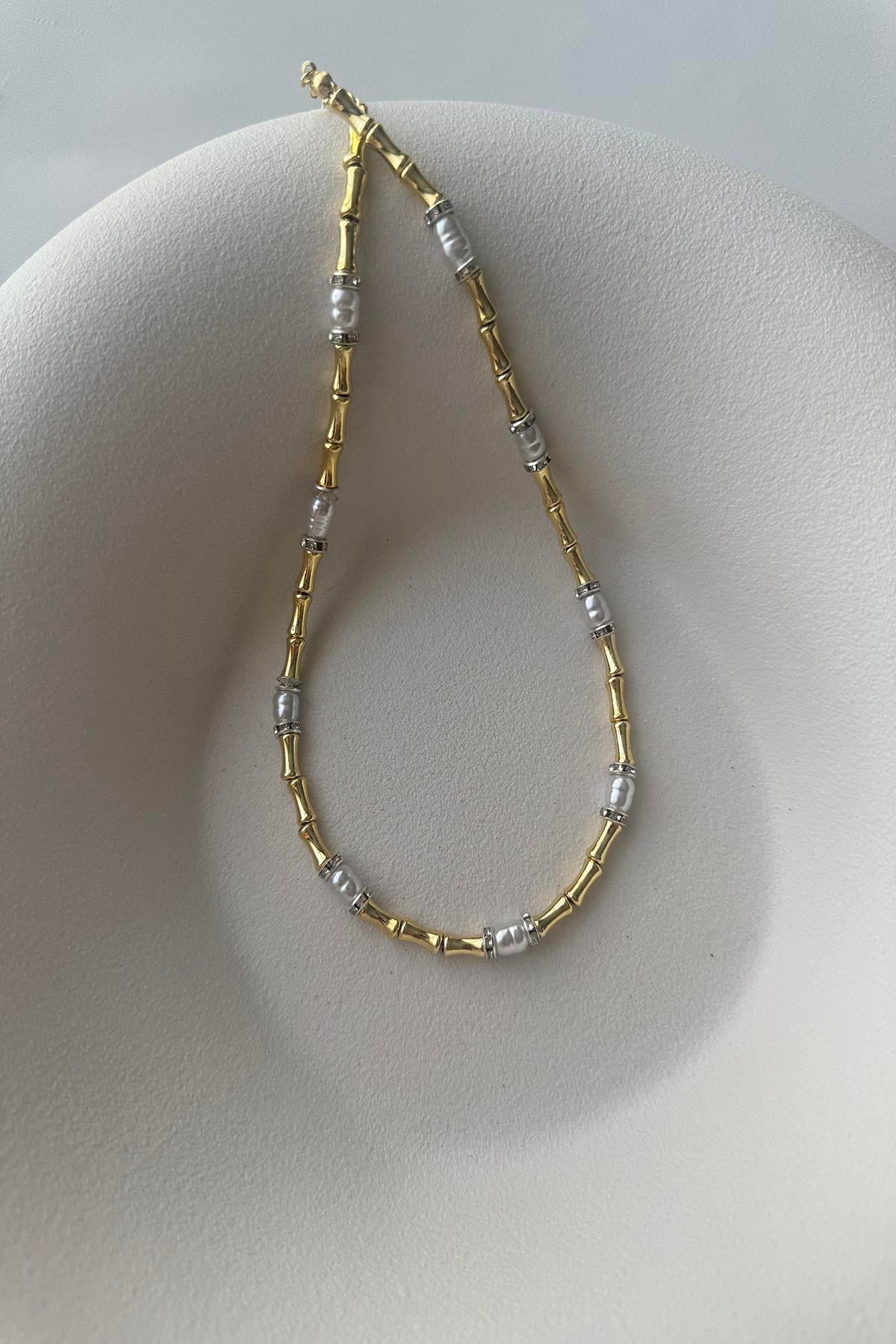 İNCİ DETAYLI METALİK BORU GOLD KOLYE