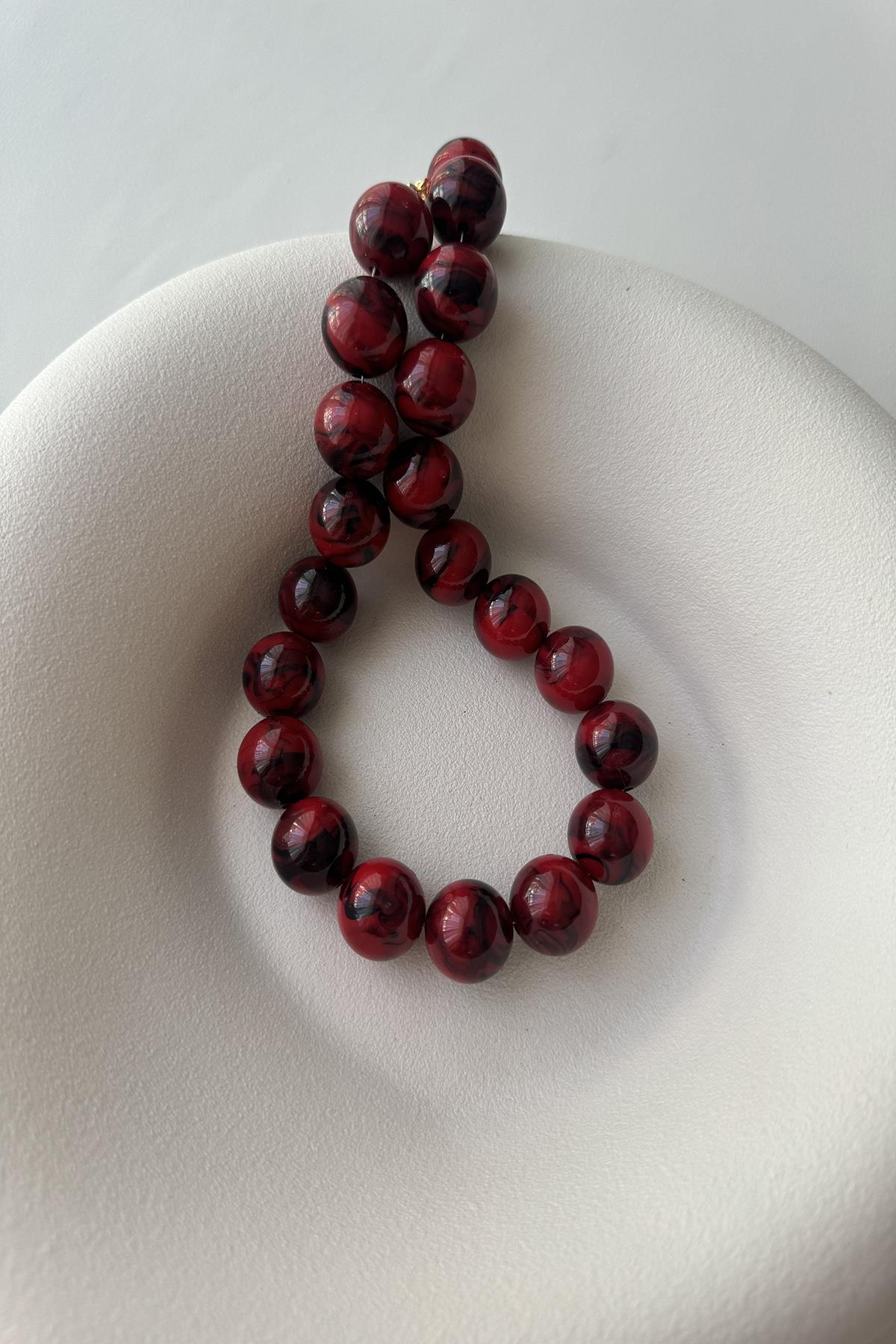 İRİ BONCUK BORDO KOLYE