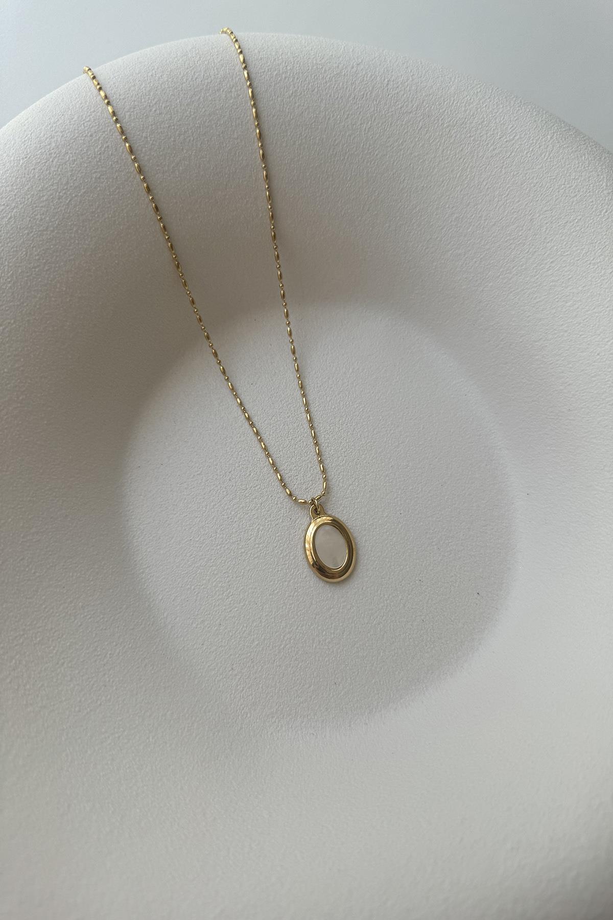 OVAL TOP ZİNCİRDE SEDEFLİ OVAL PLAKA ÇELİK KOLYE