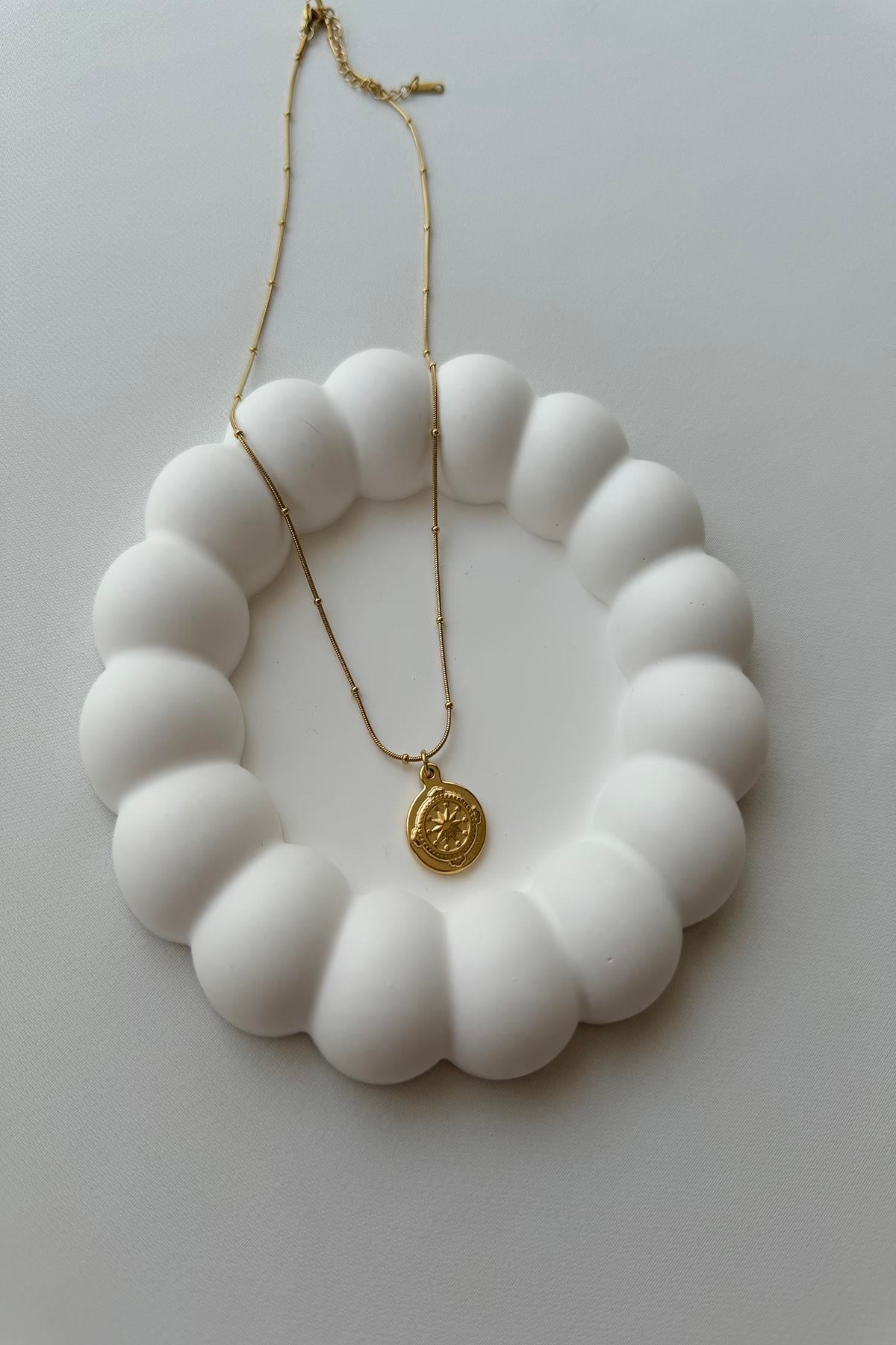 TOPÇUK ZİNCİRDE PLAKA İÇİNDE PUSULA ÇELİK KOLYE