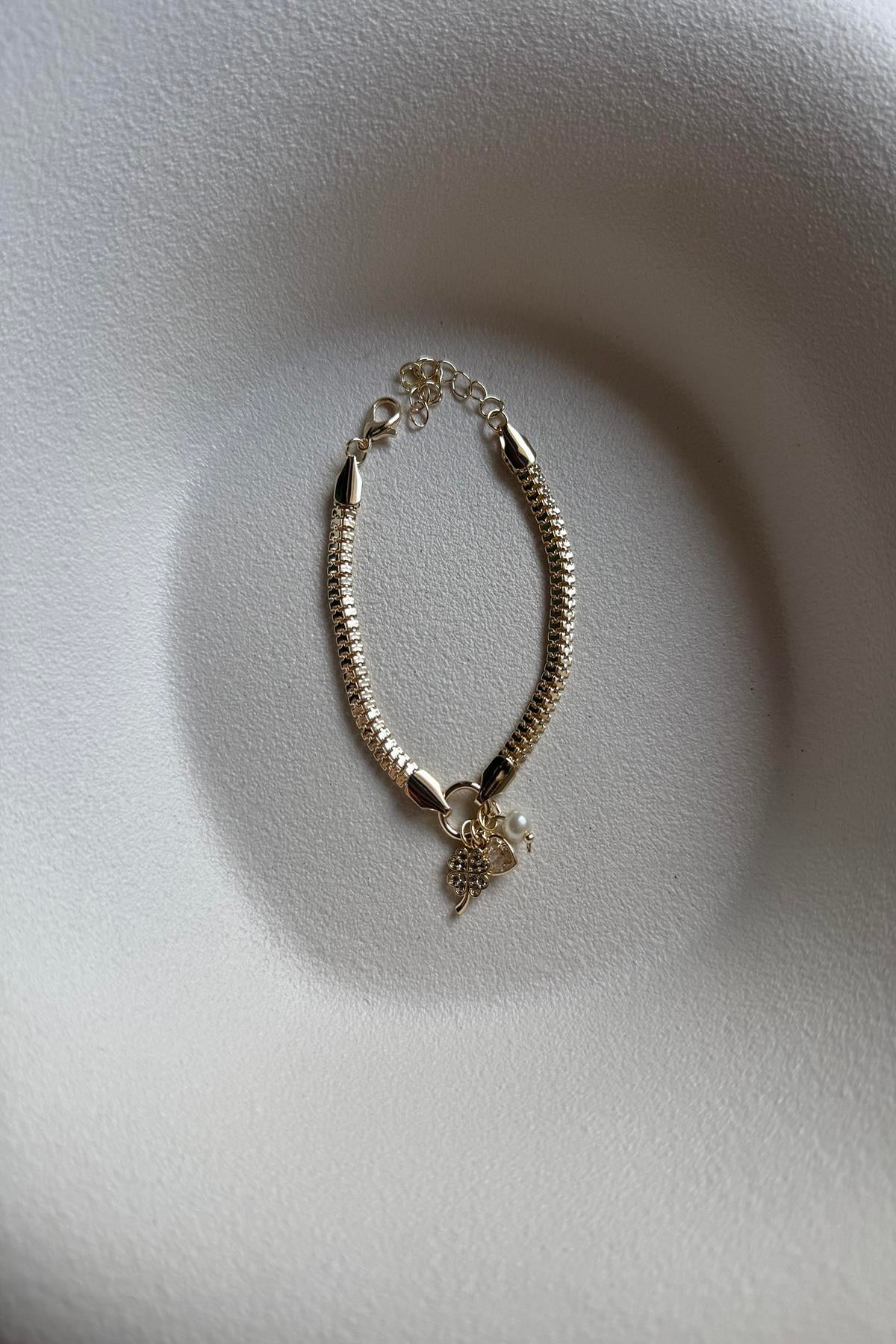 YONCA İNCİ SALLANTILI BİLEKLİK