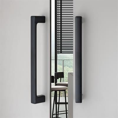 9585 Çekme Kolu Siyah Renk 28 Cm