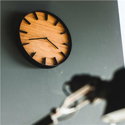 Ahşap/Siyah Duvar Saati Çap: 26,5 cm