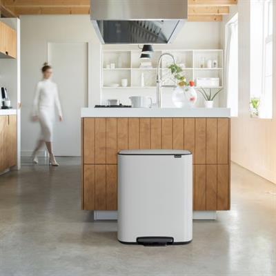 Beyaz Pedallı Çöp Kutusu 60 Lt 