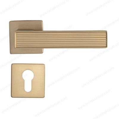 Dıa Rozetli Kapı Kolu Altın Saten Renk