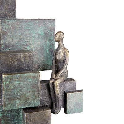 Gılde Heykel İnsan Motifi Sentetik Reçine Bronz Renkli L.10 cm W.30 cm H.24 cm