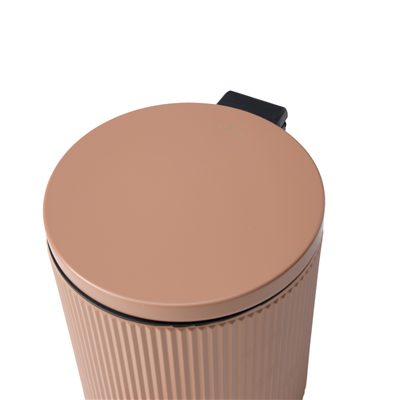 Lumi Kanallı Pedallı Çöp Kovası 5 L Terracotta