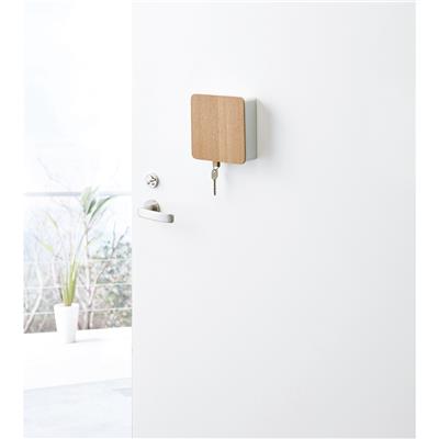 Rin Mıknatıslı Beyaz Anahtarlık