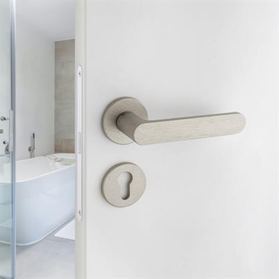 Solo Rozetli Kapı Kolu Nikel Saten Renk