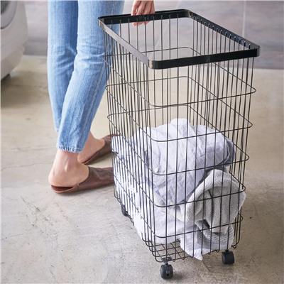 Tower Tekerlekli Çamaşır Sepeti Siyah