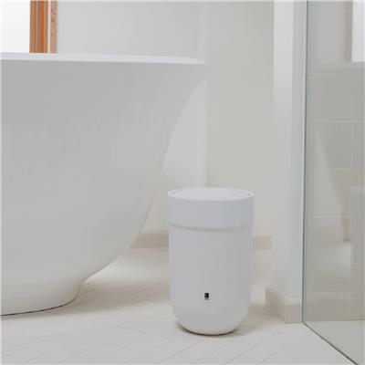 Umbra Touch Kapaklı Çöp Kovası 6 L - Beyaz 