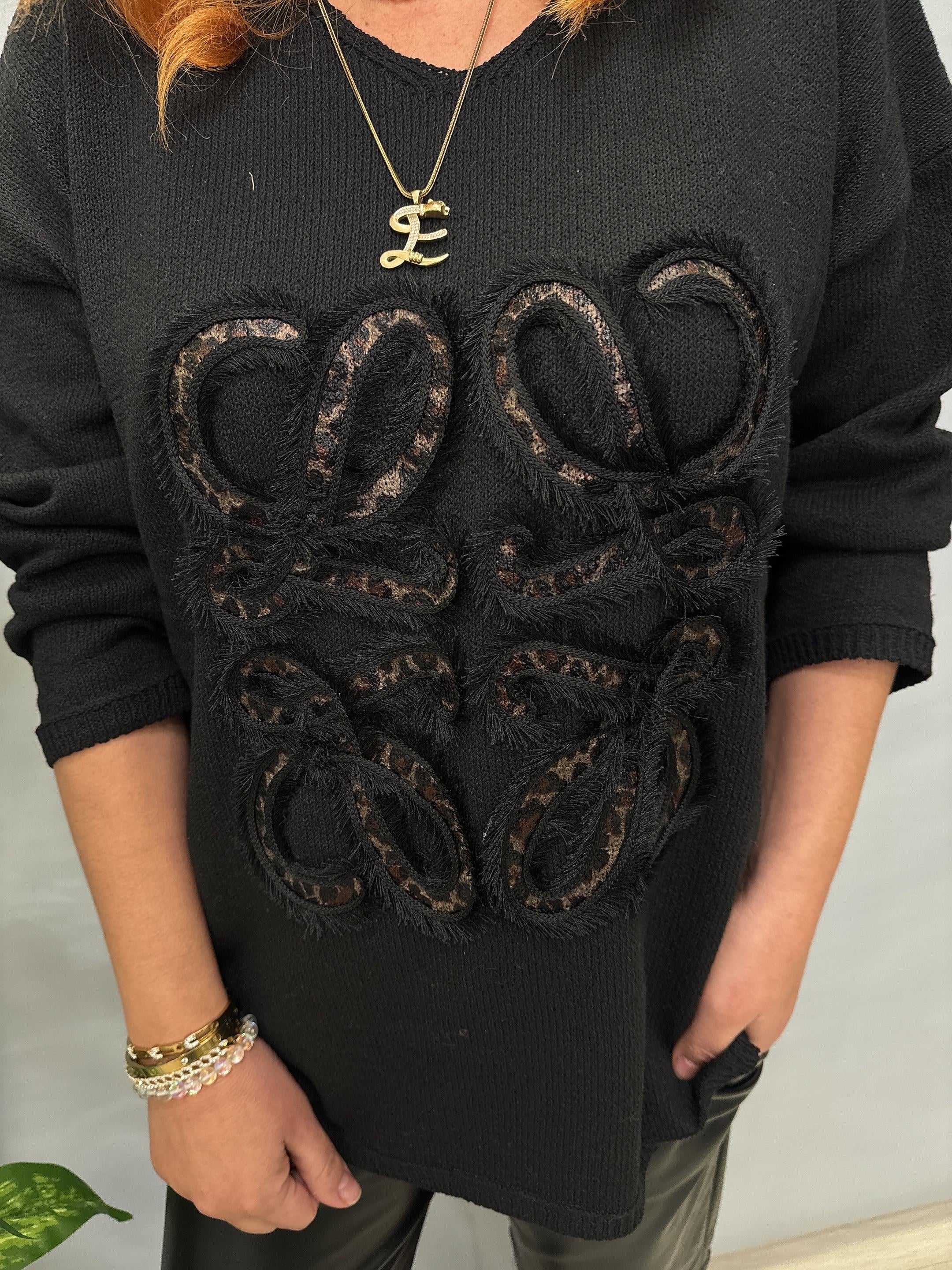 0016 V YAKA LEOPAR DETAY TRİKO SİYAH