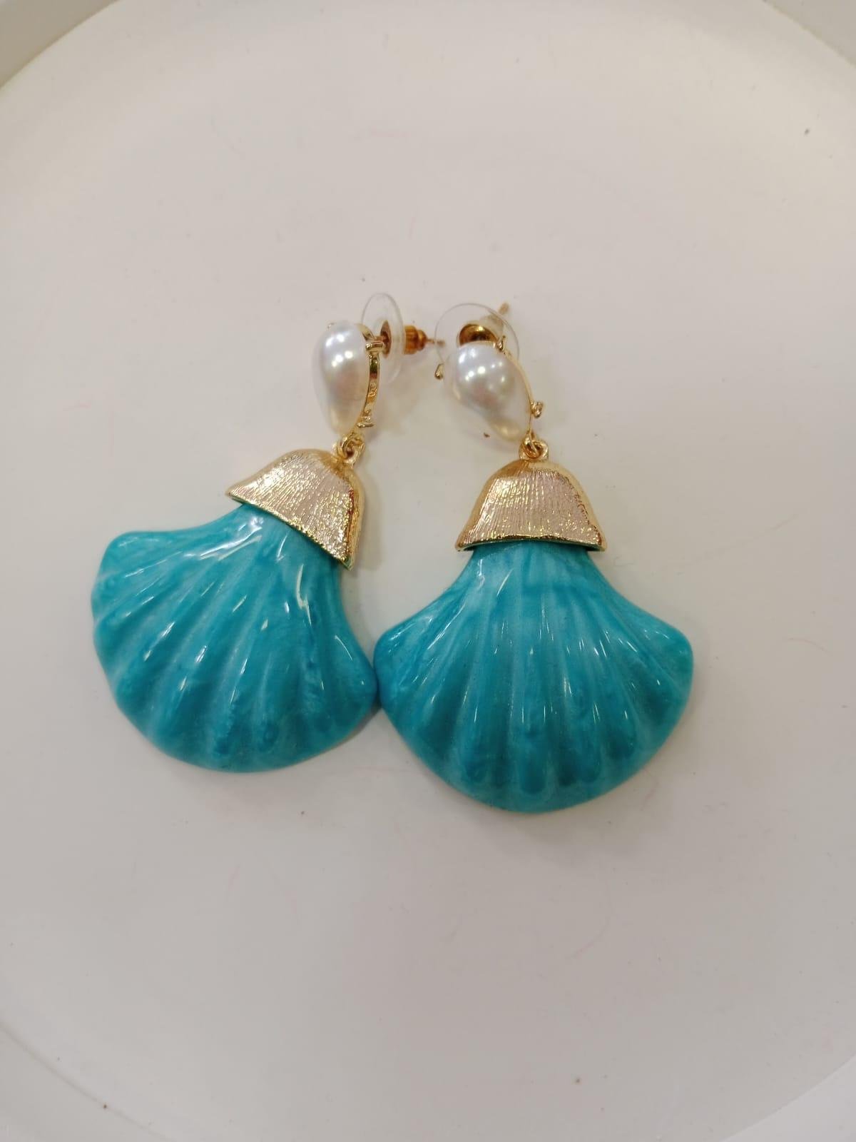 100 Deniz Kabuğu İnci Detay Küpe 