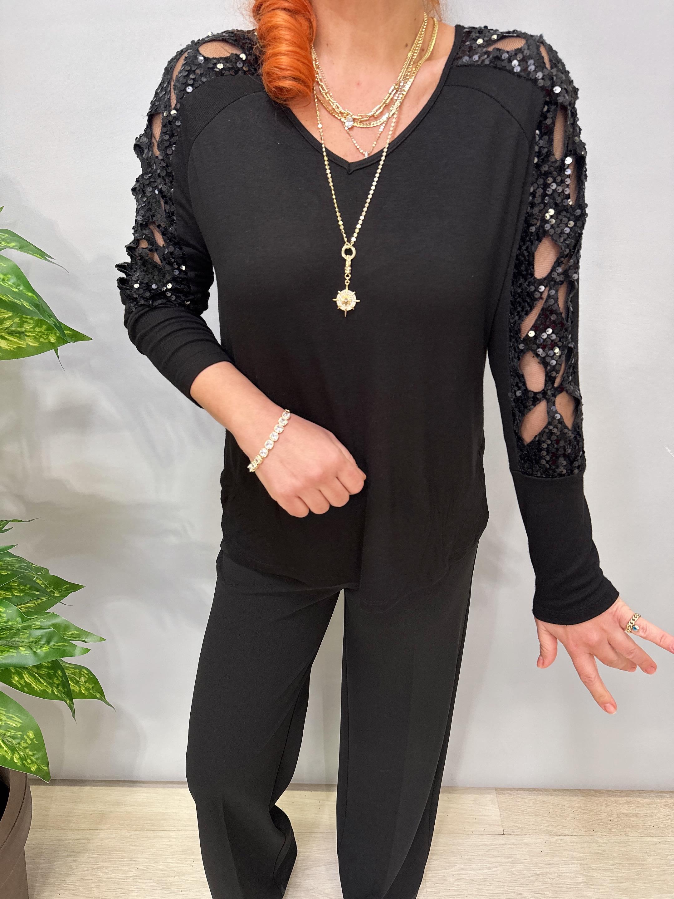 1508 Kollar Payet ve Tül Detaylı Çilek Triko Bluz Siyah