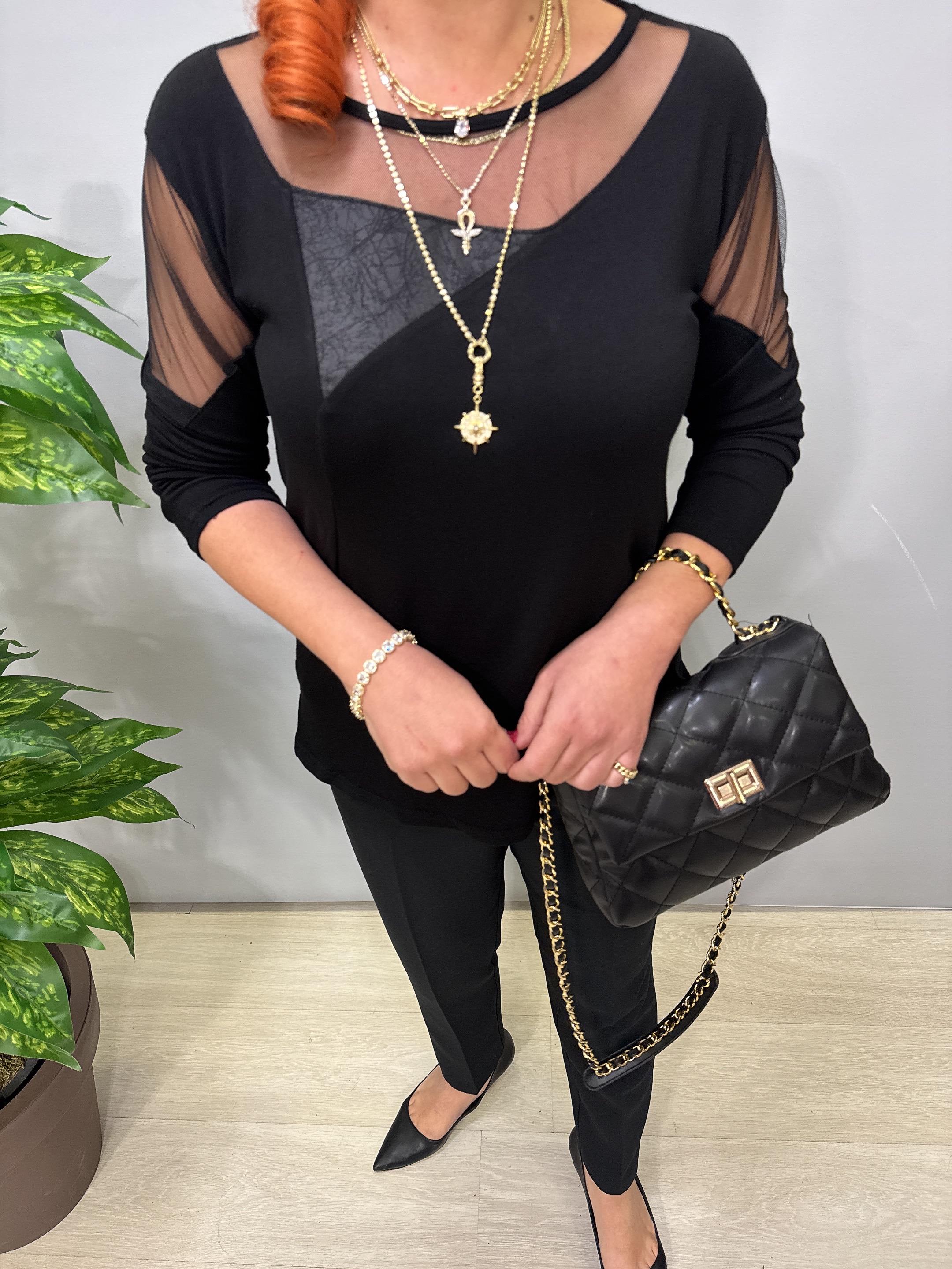 1508 Tül Detaylı Çilek Triko Bluz Siyah