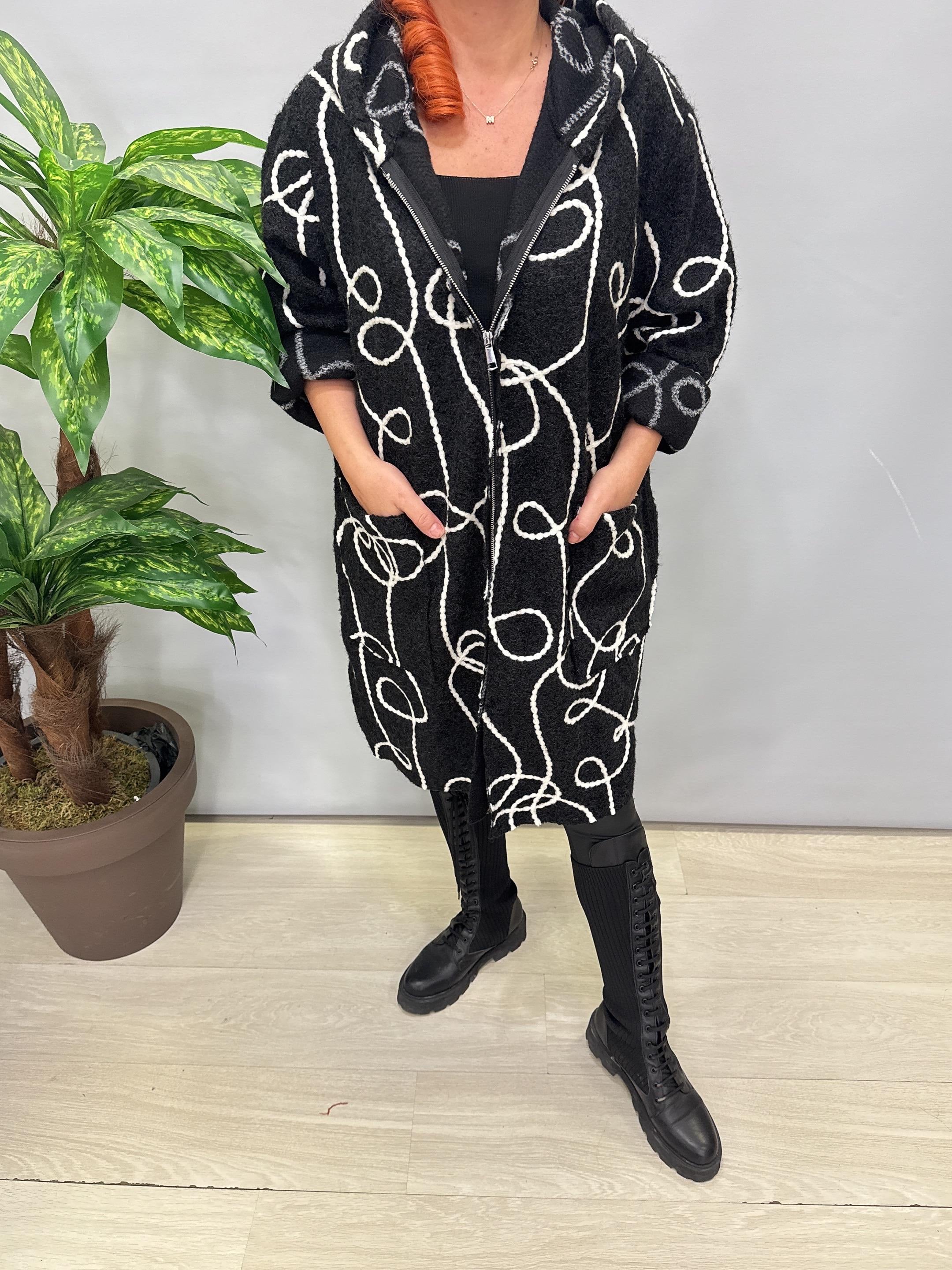 1751 Nakış Detay Kaban Sİyah